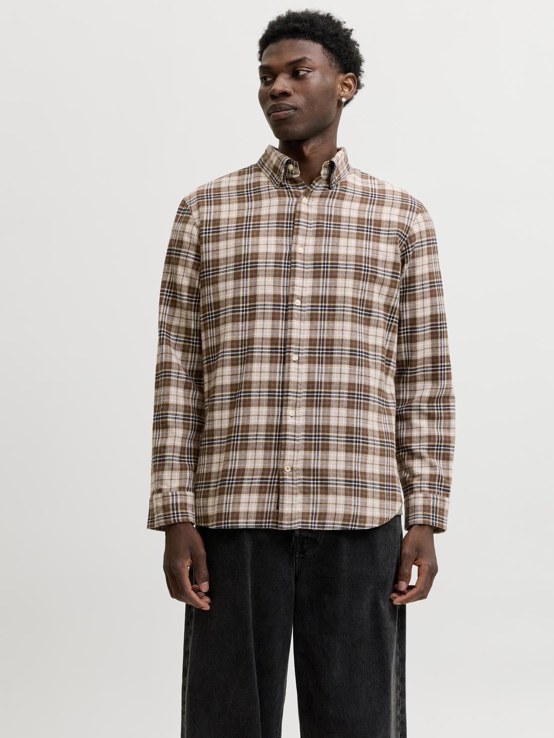 model_shot-front