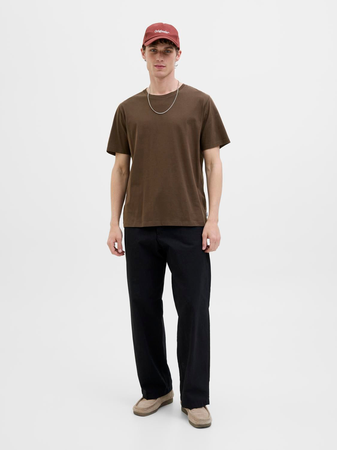 model_shot-front_full