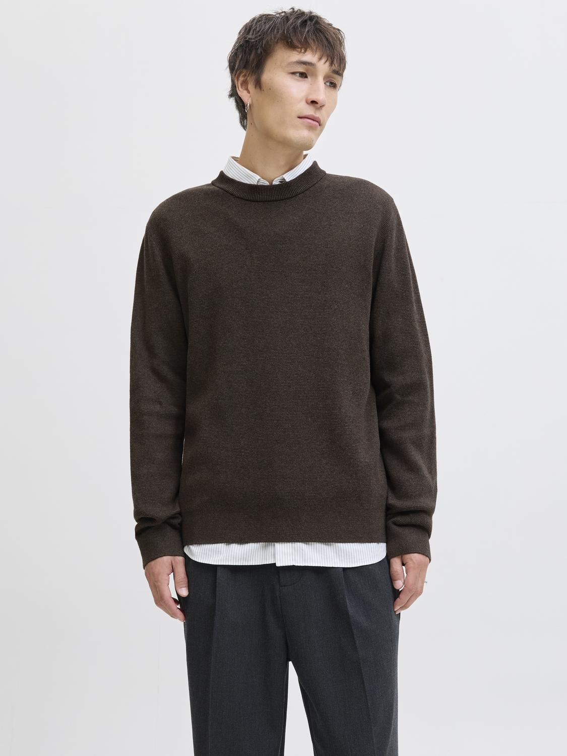 model_shot-front