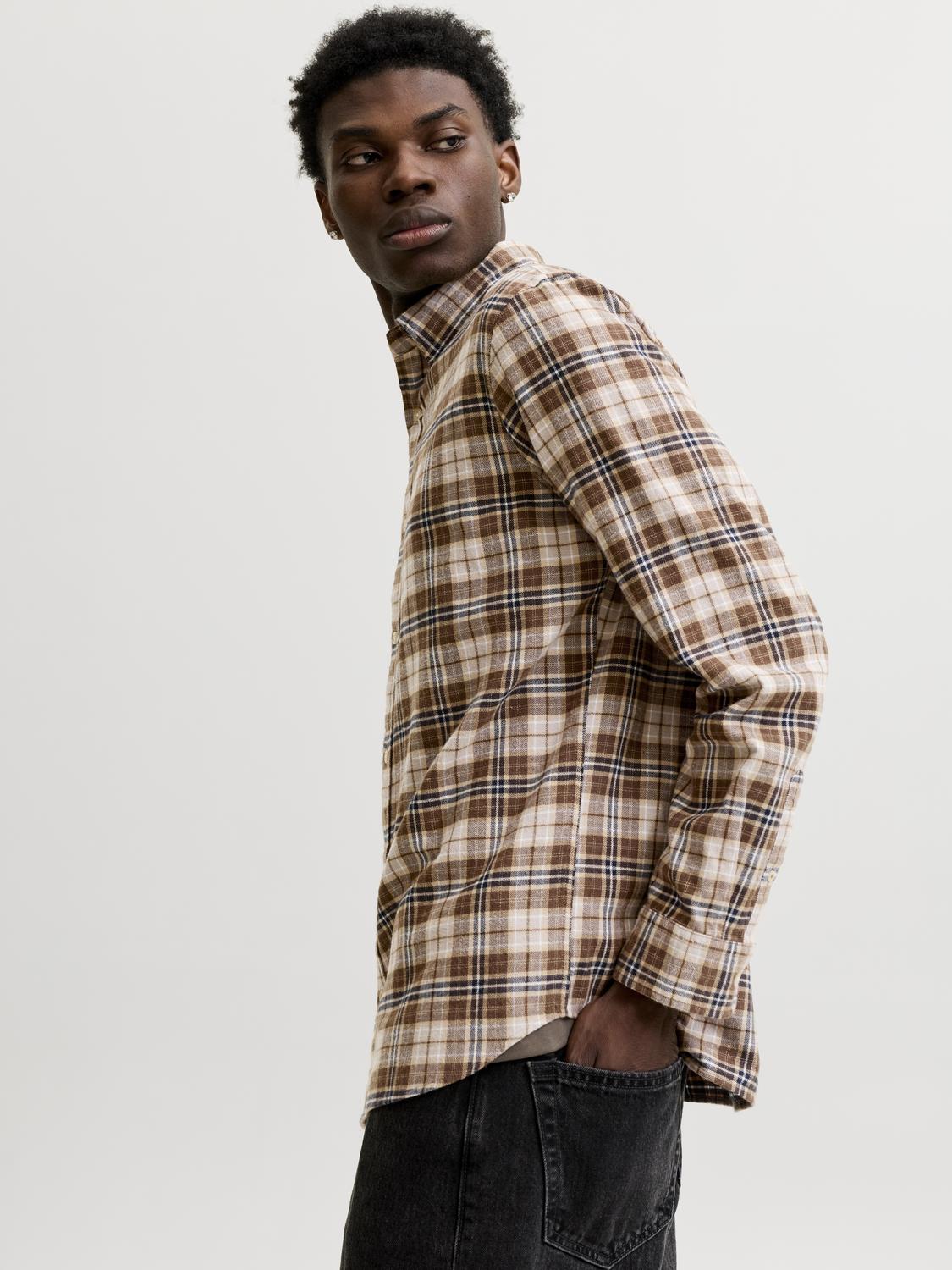 model_shot-creative