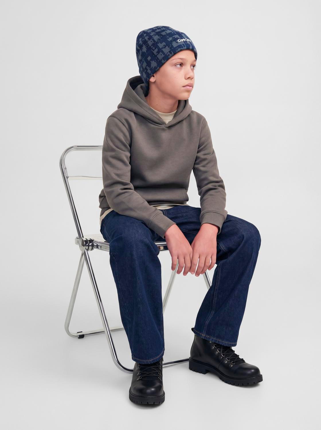 model_shot-creative