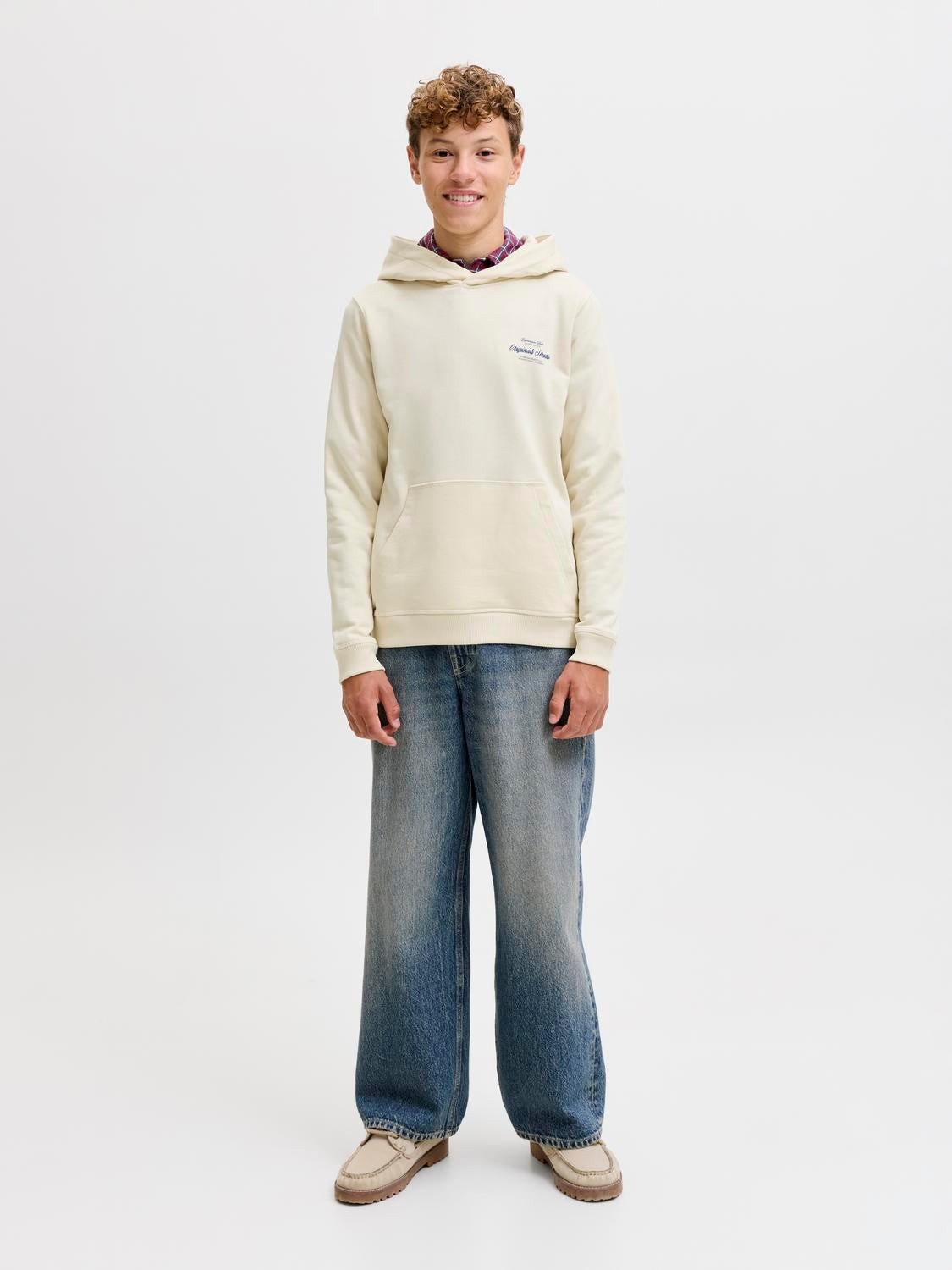 model_shot-front_full