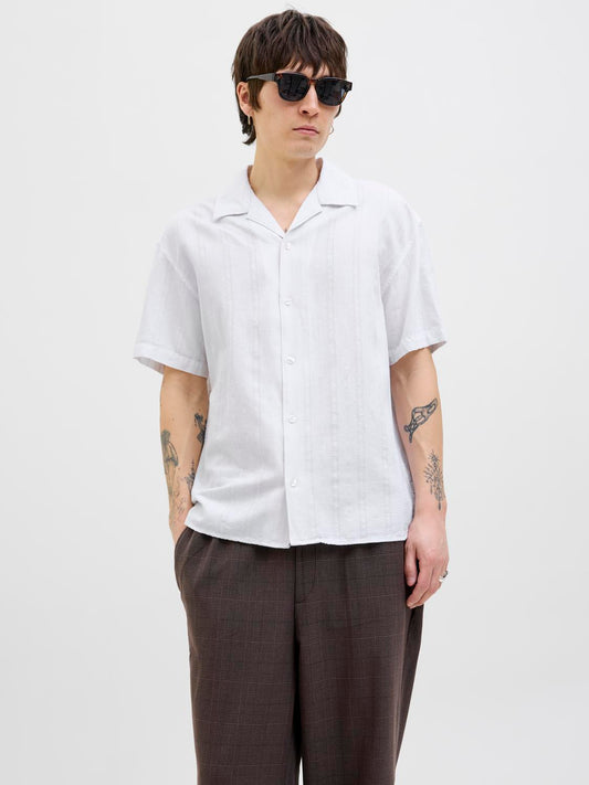 model_shot-front