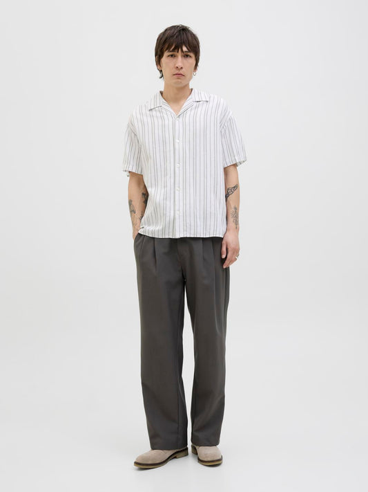 model_shot-front_full