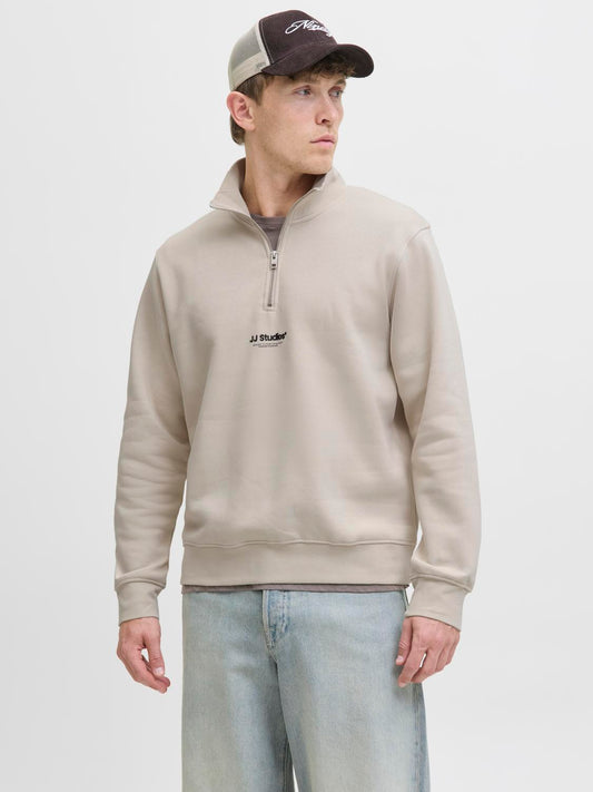 model_shot-front