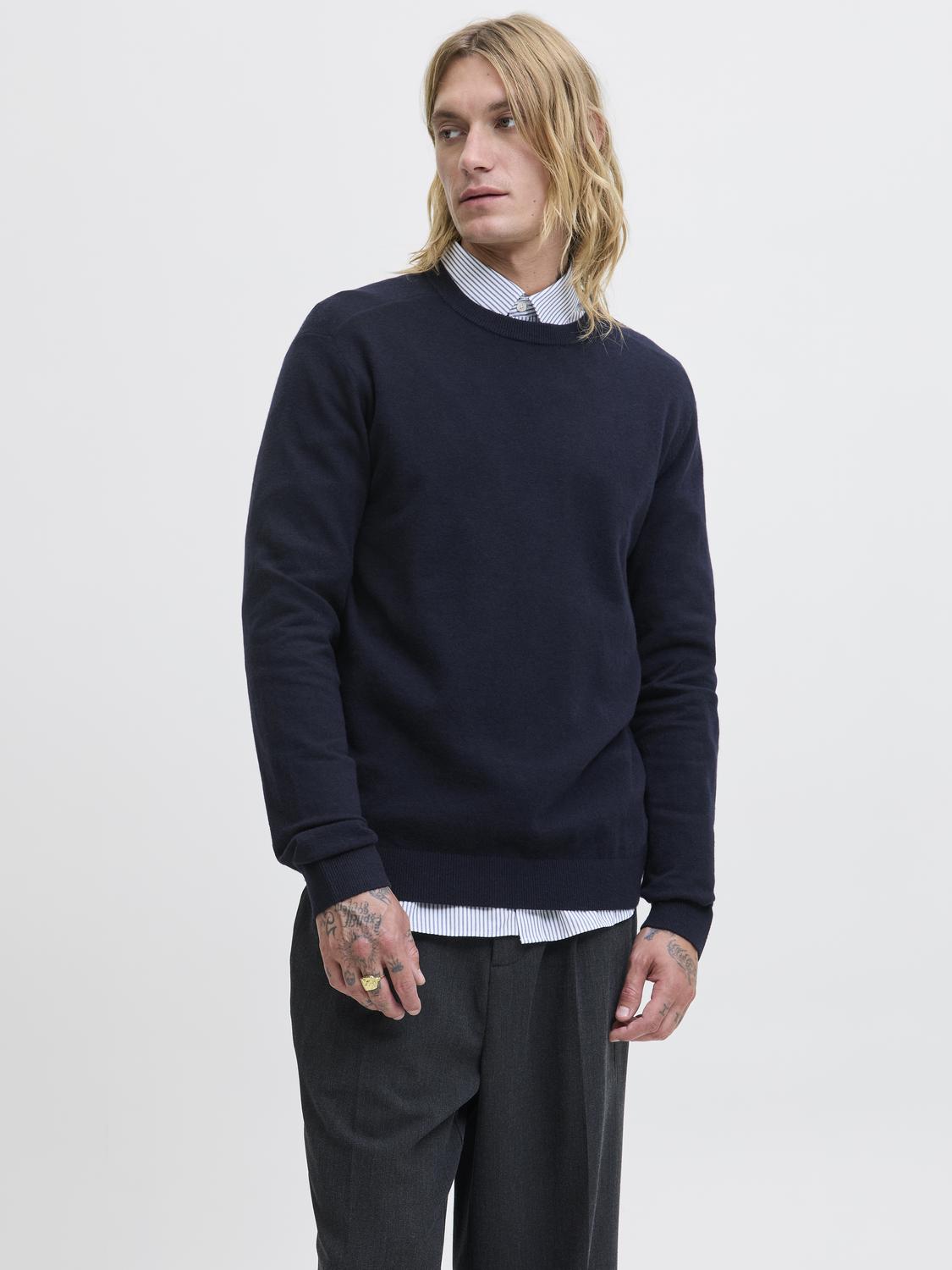 model_shot-front