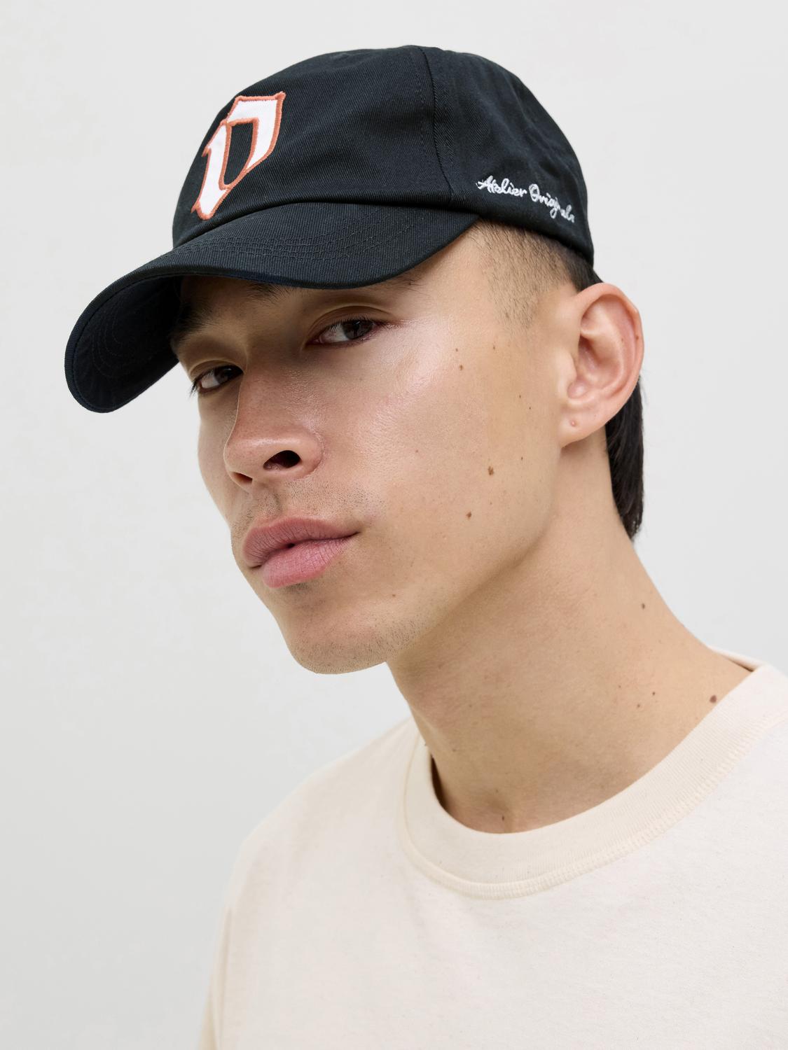 model_shot-creative