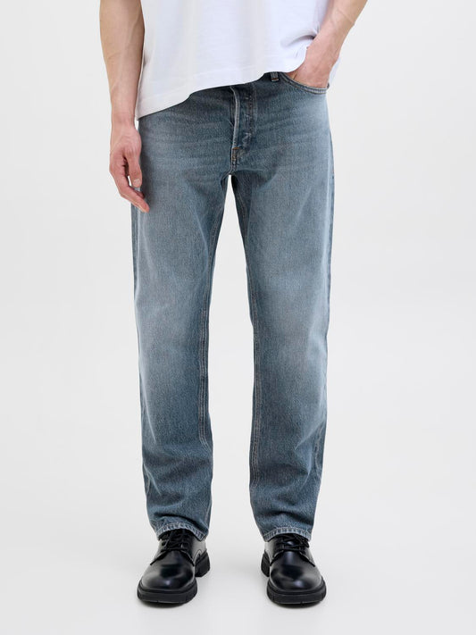 model_shot-front