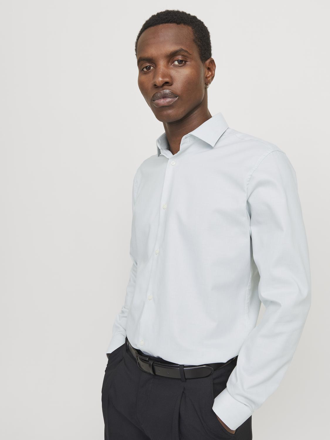 model_shot-creative