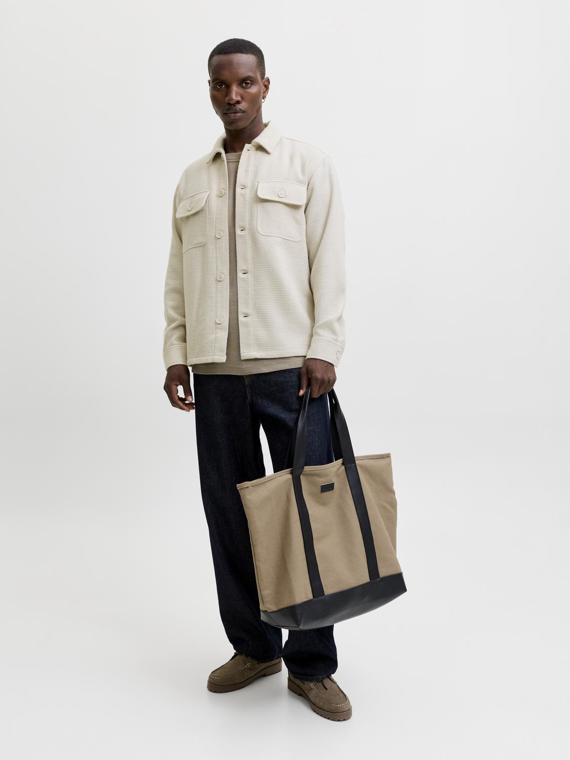 model_shot-front_full