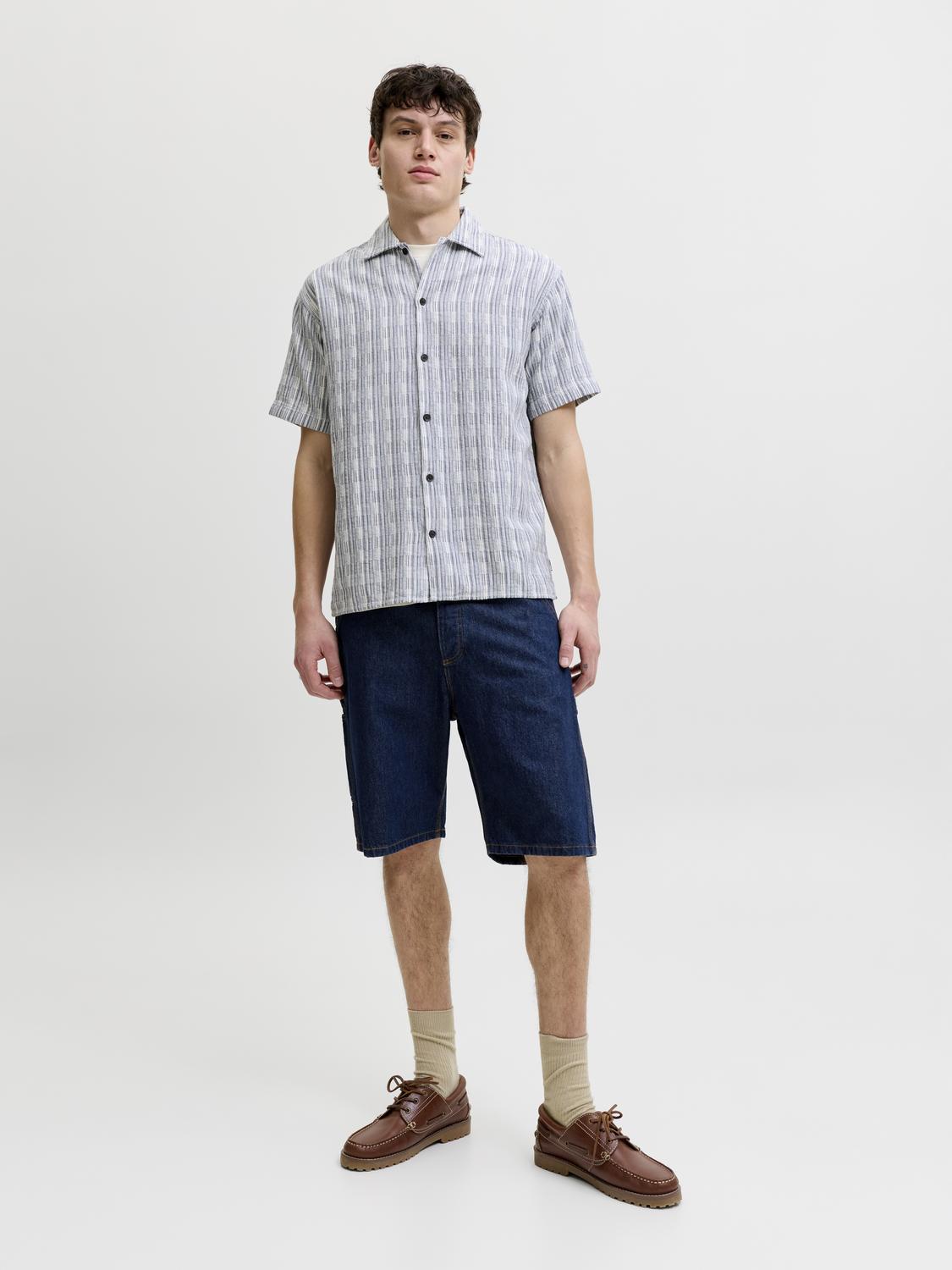 model_shot-front_full