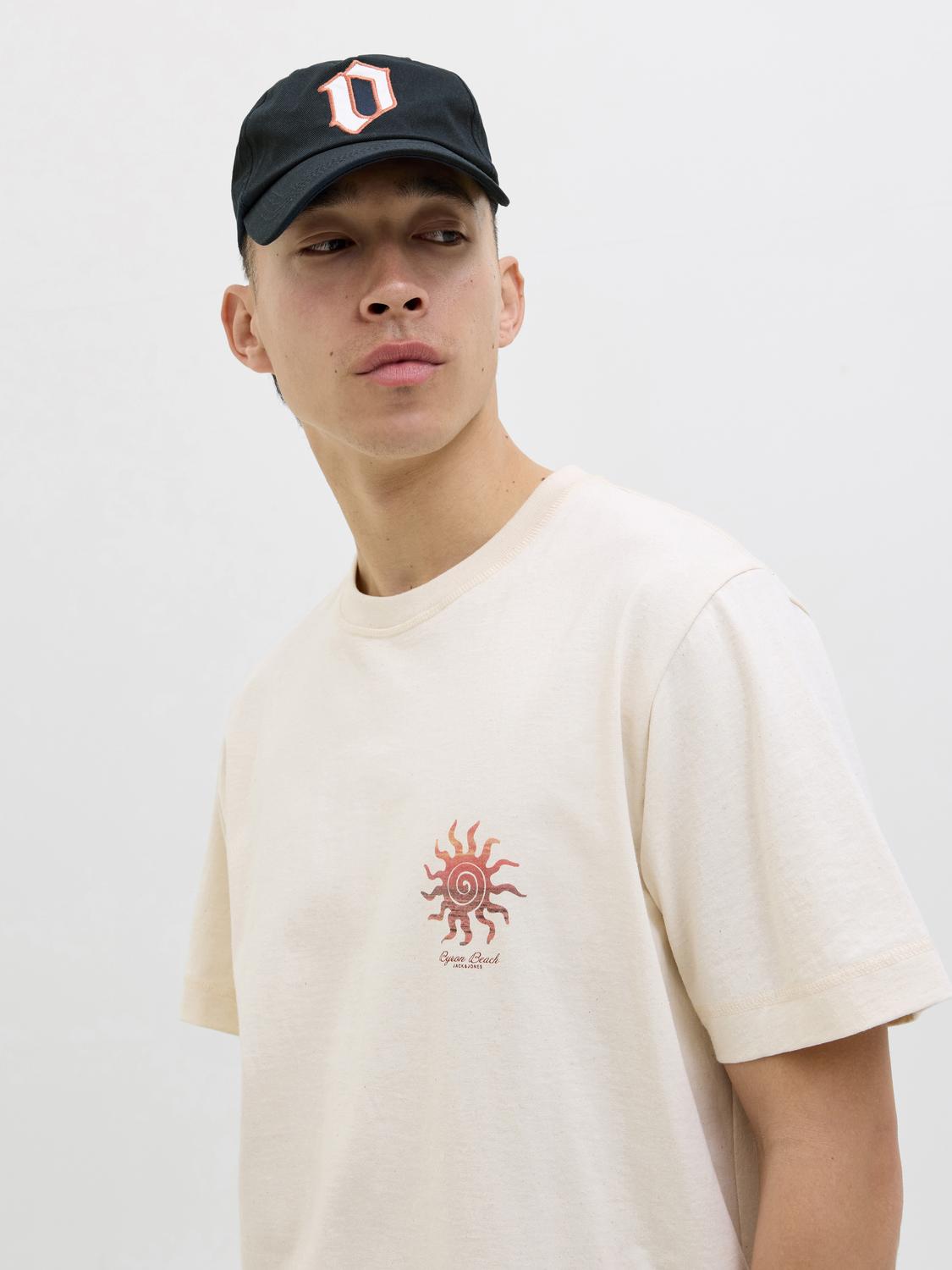 model_shot-front