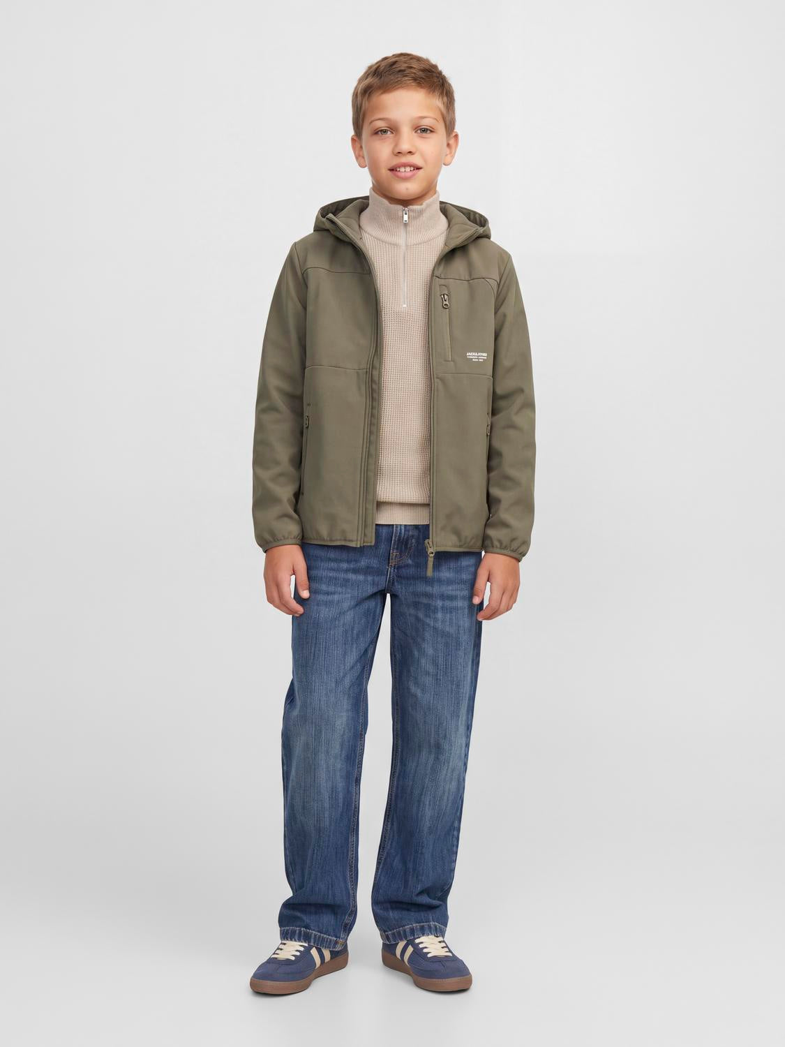 model_shot-front_full