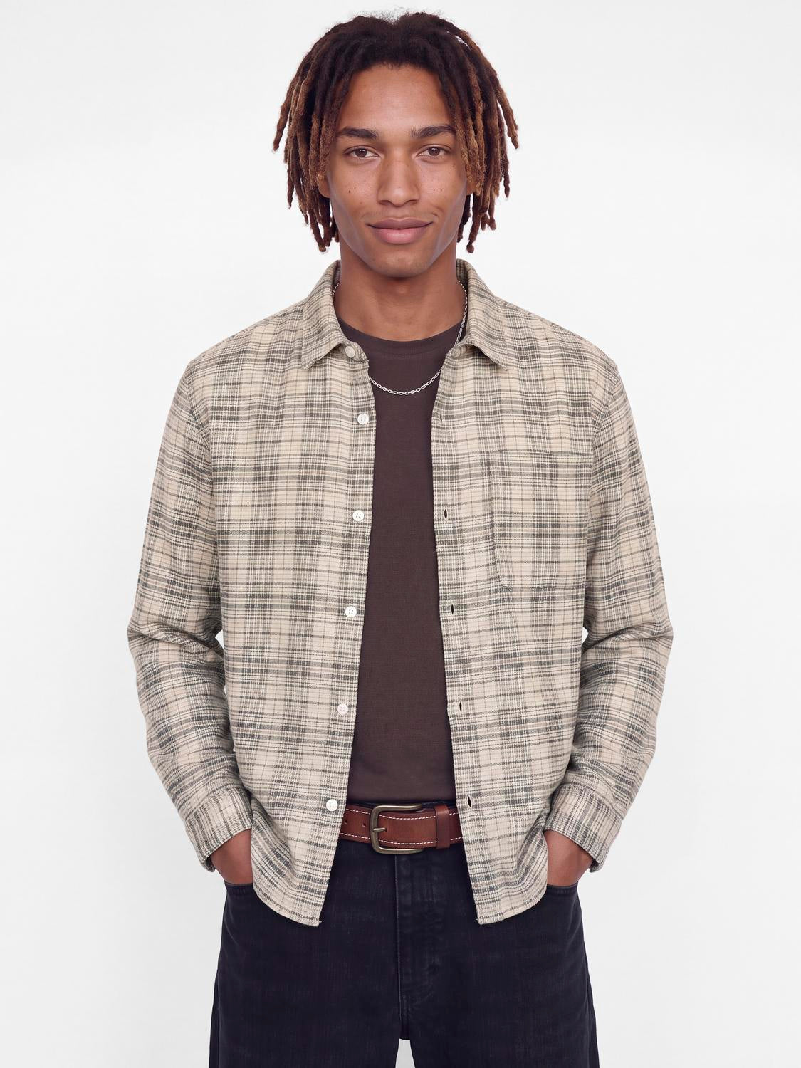 model_shot-front