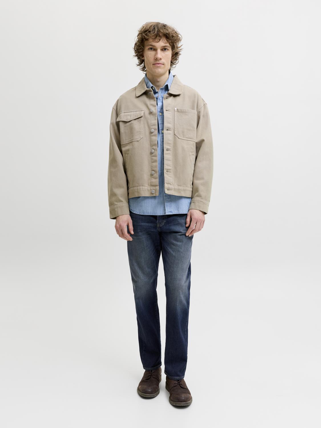 model_shot-front_full