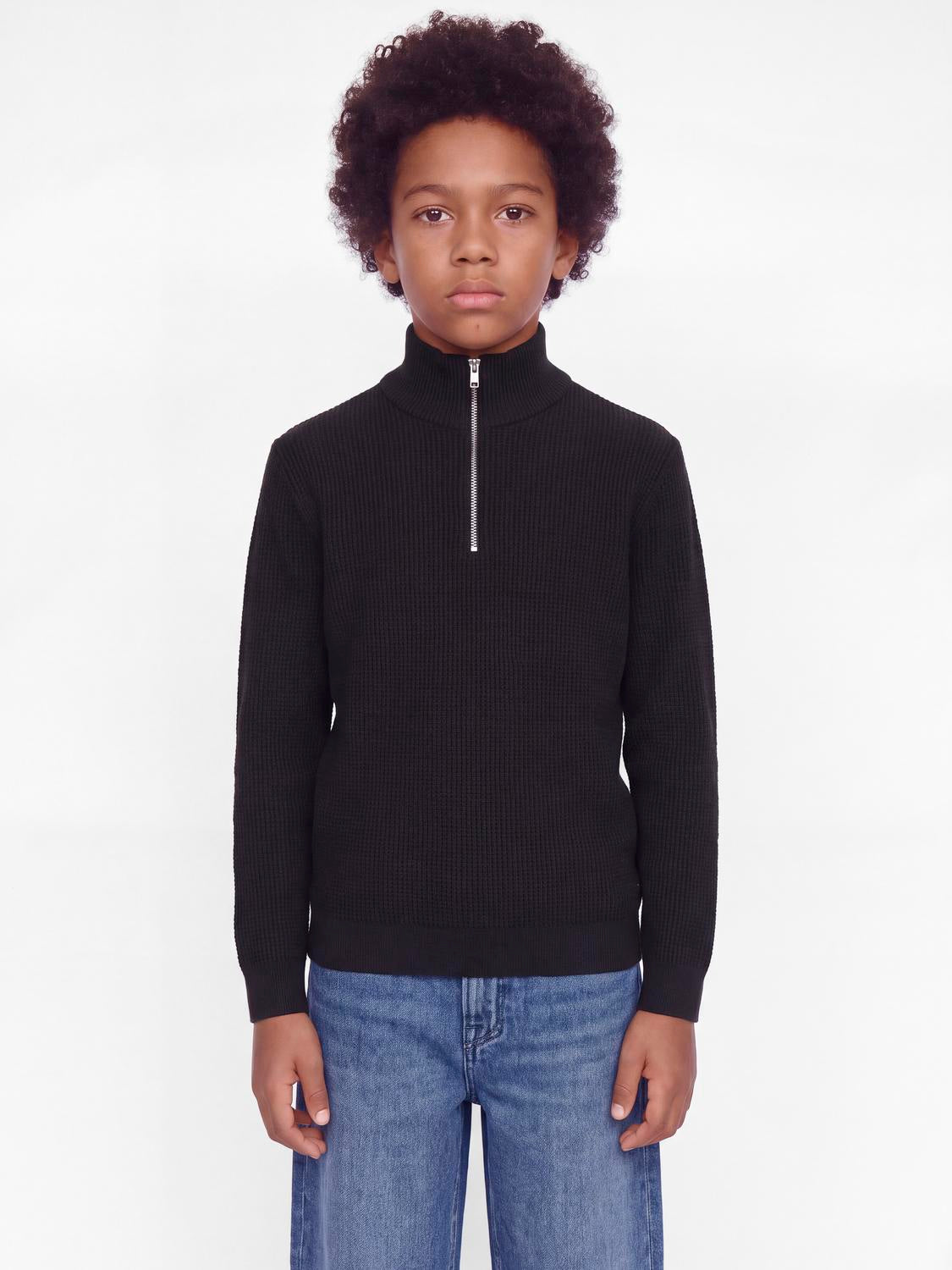 model_shot-front