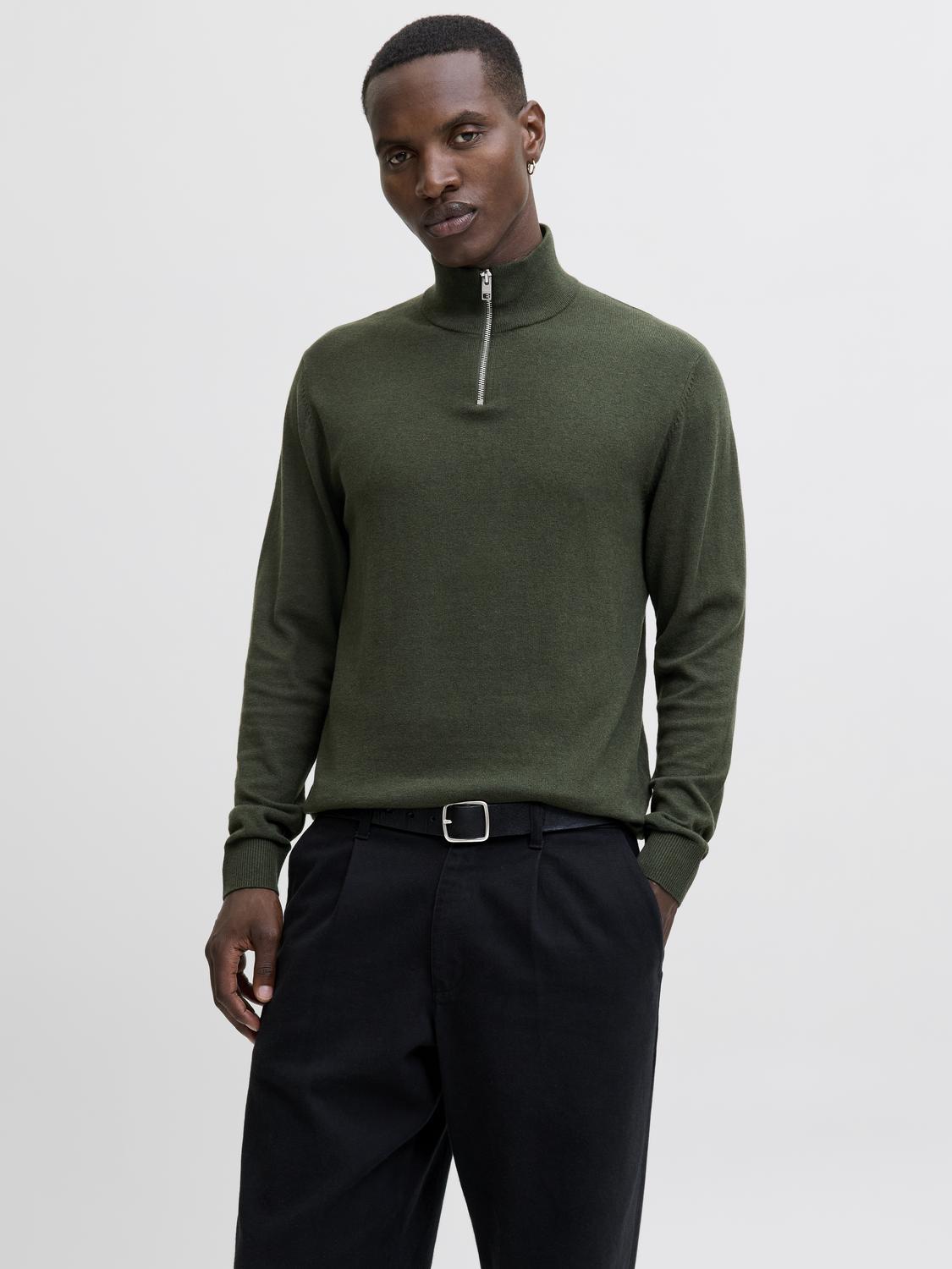 model_shot-front