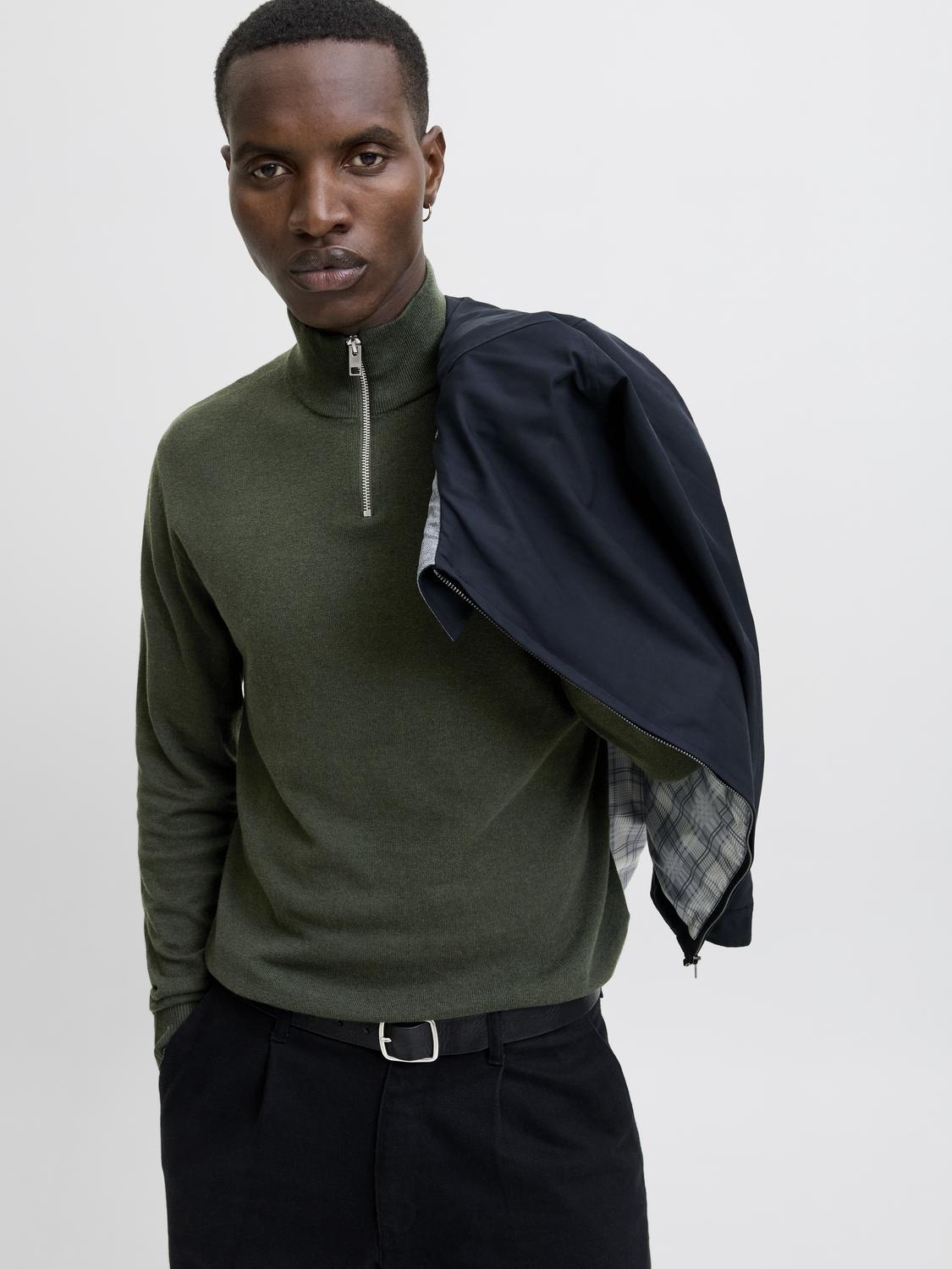 model_shot-creative