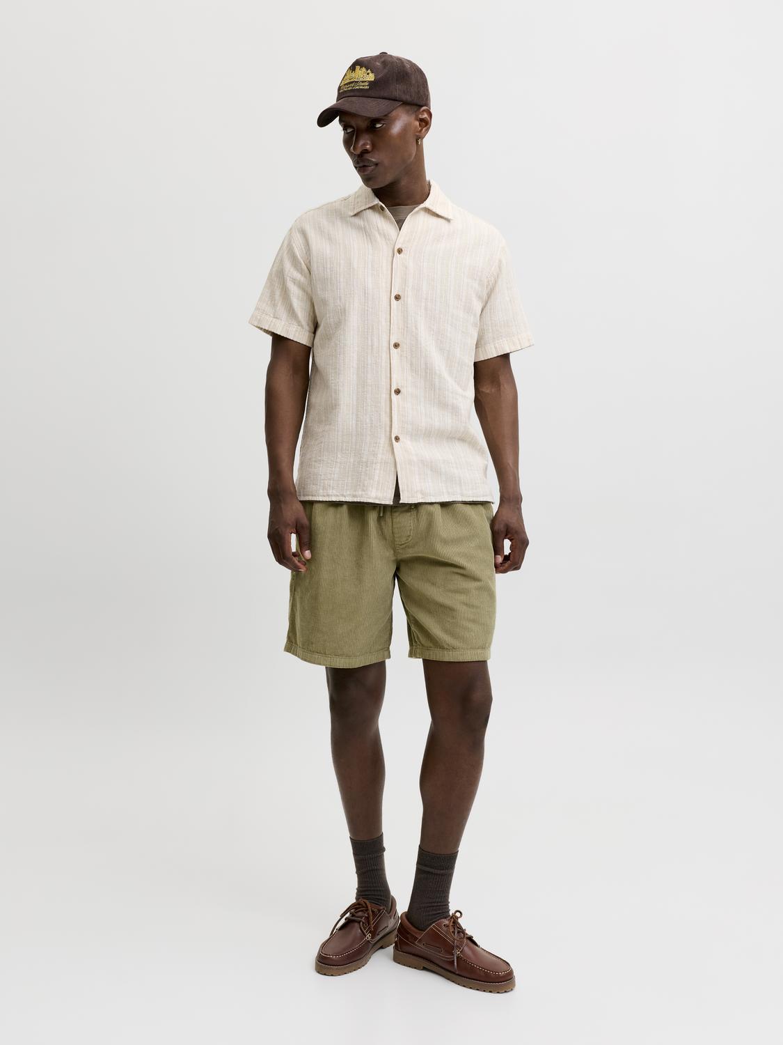 model_shot-front_full