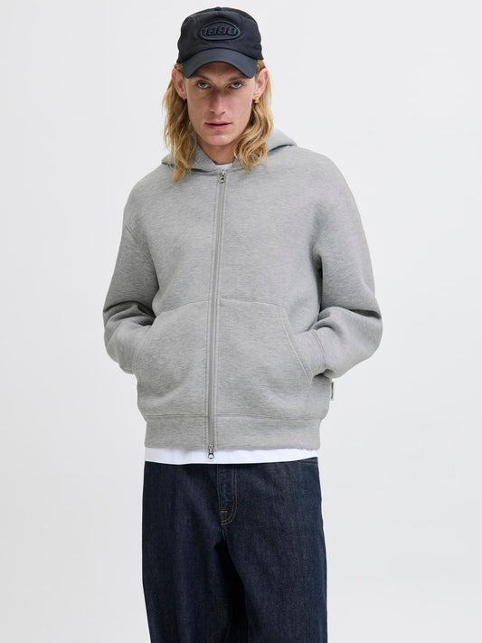 model_shot-front