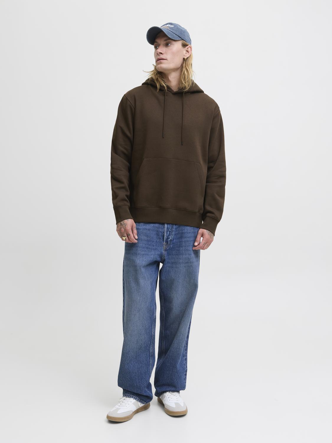 model_shot-front_full
