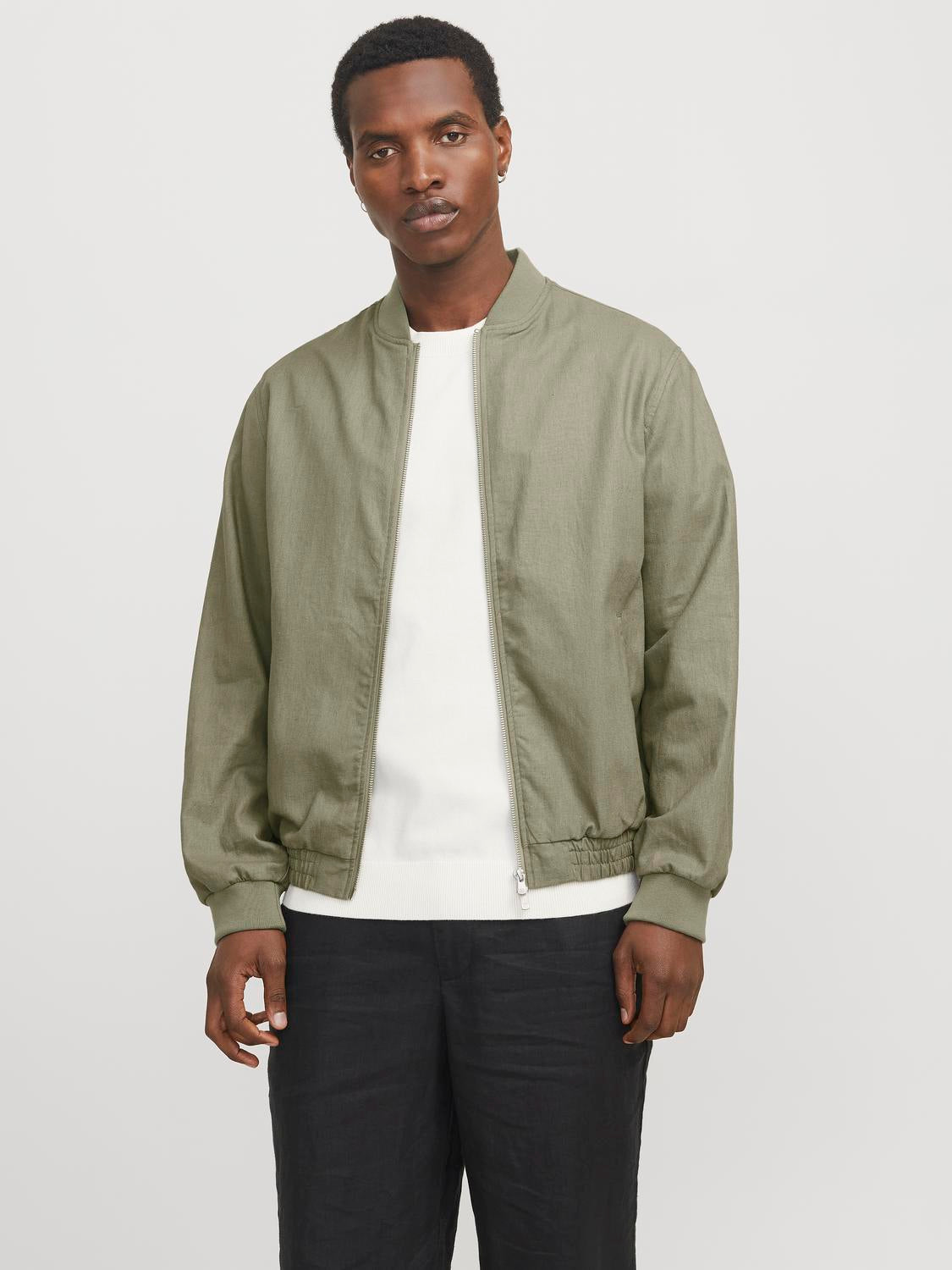 model_shot-front