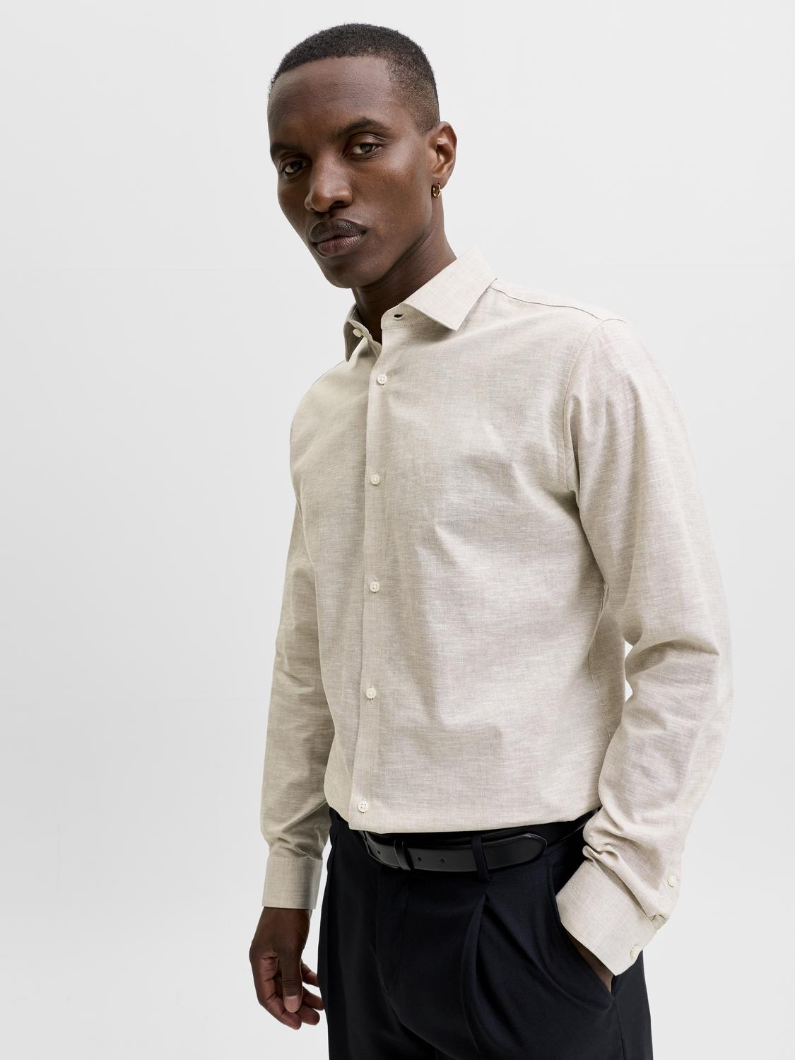 model_shot-creative