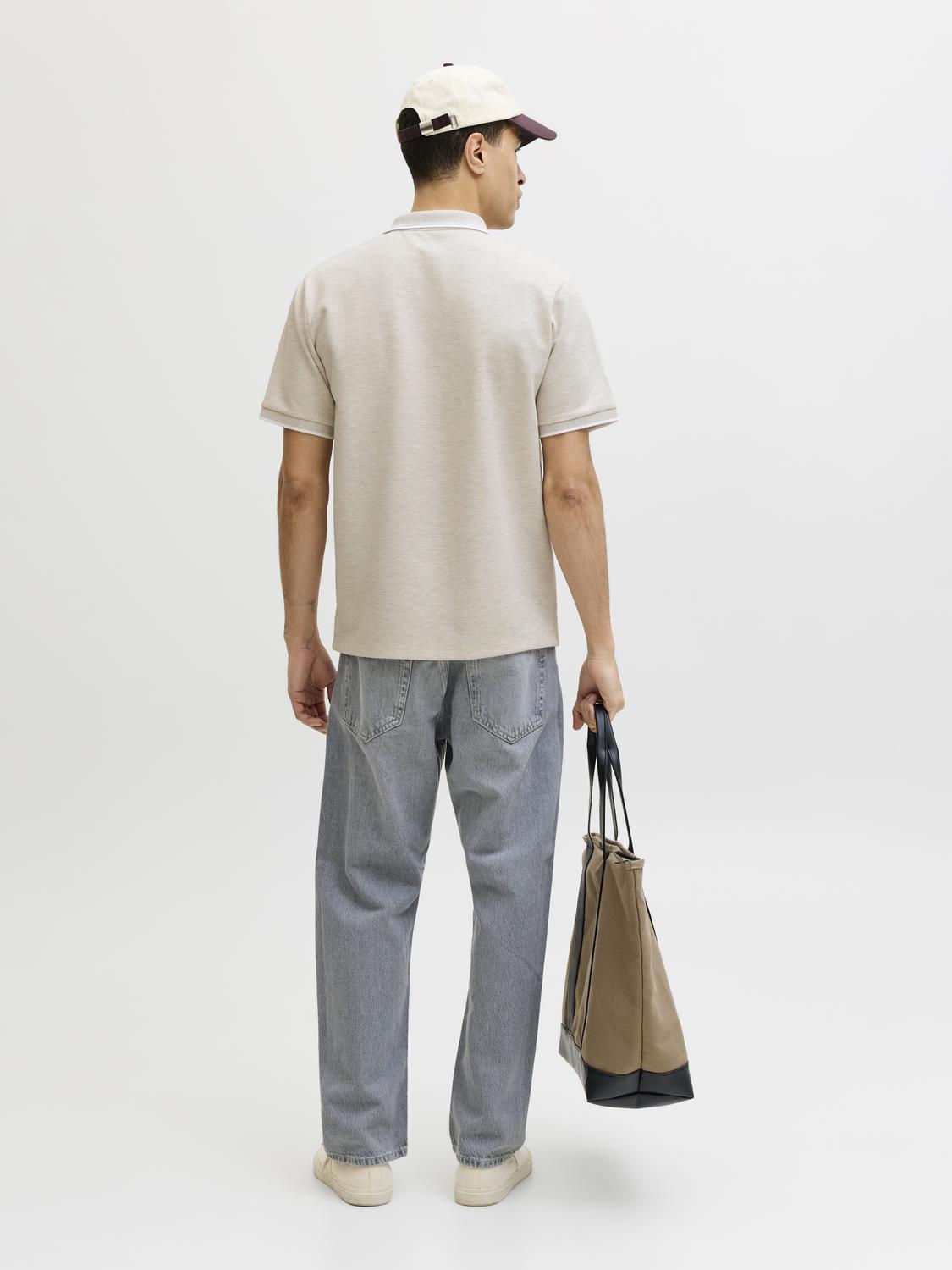 model_shot-back