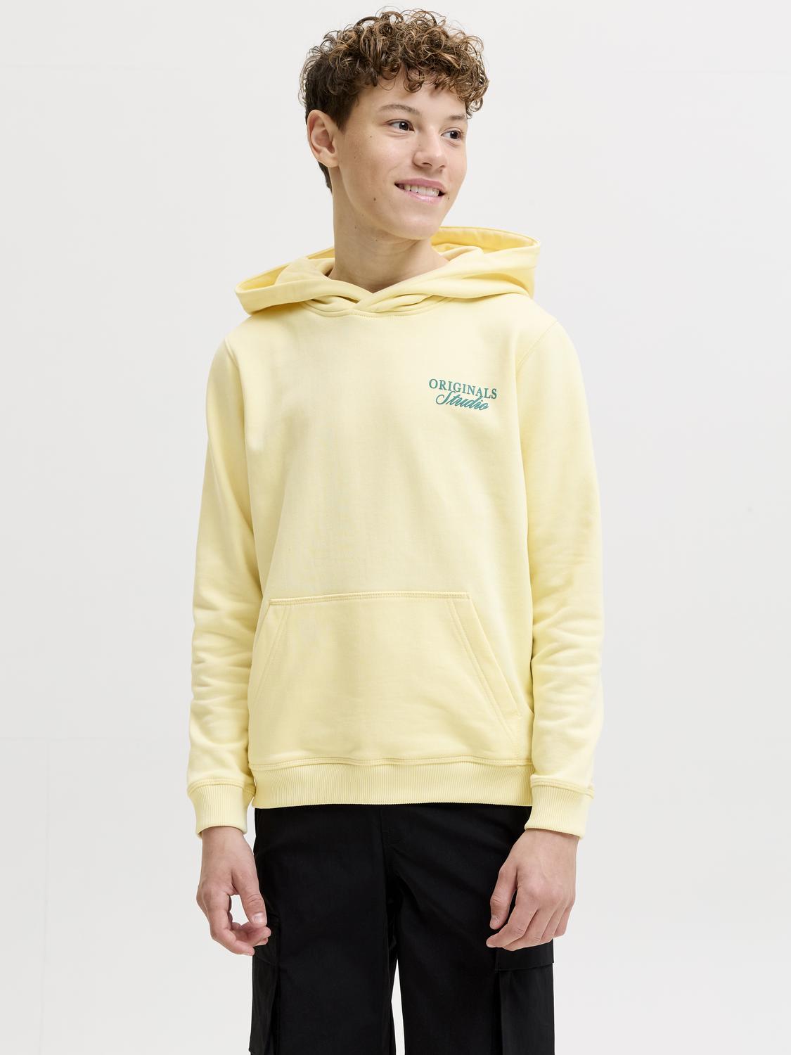 model_shot-front