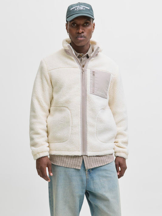 model_shot-front