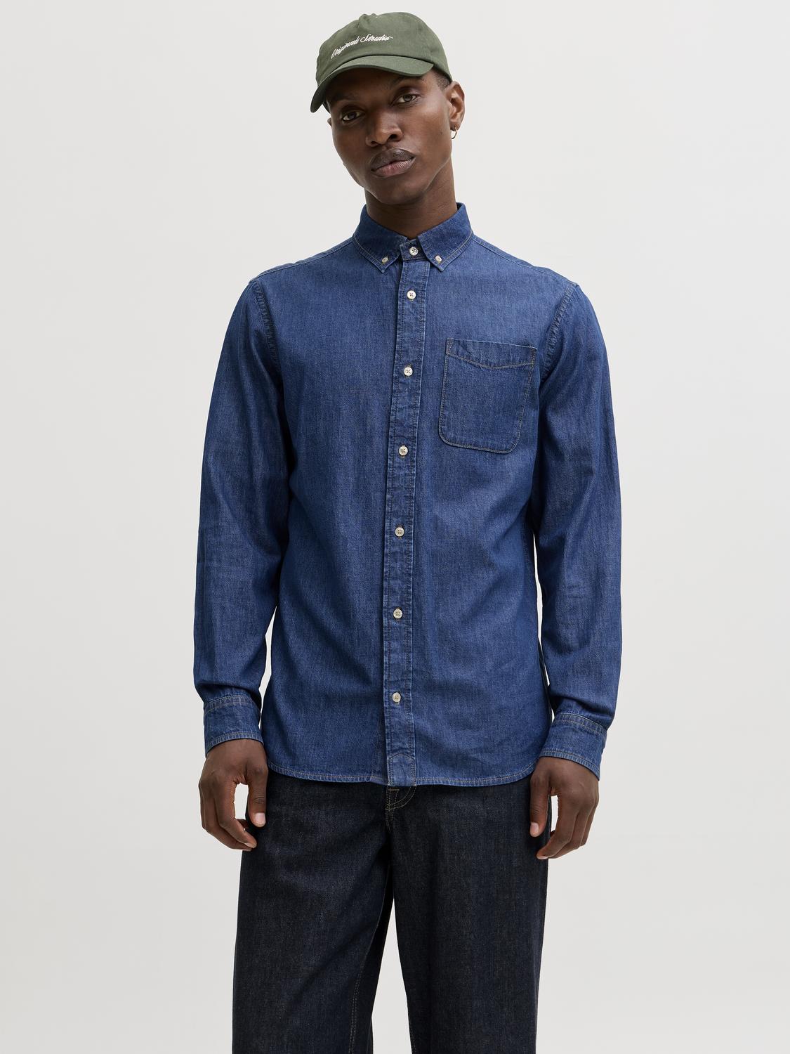 model_shot-front