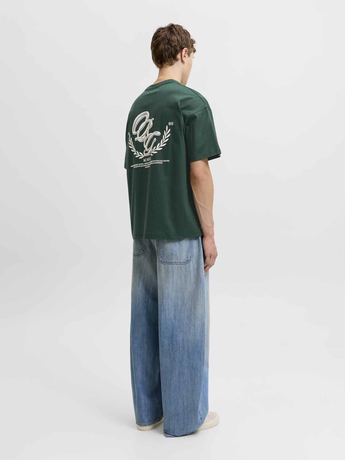 model_shot-back