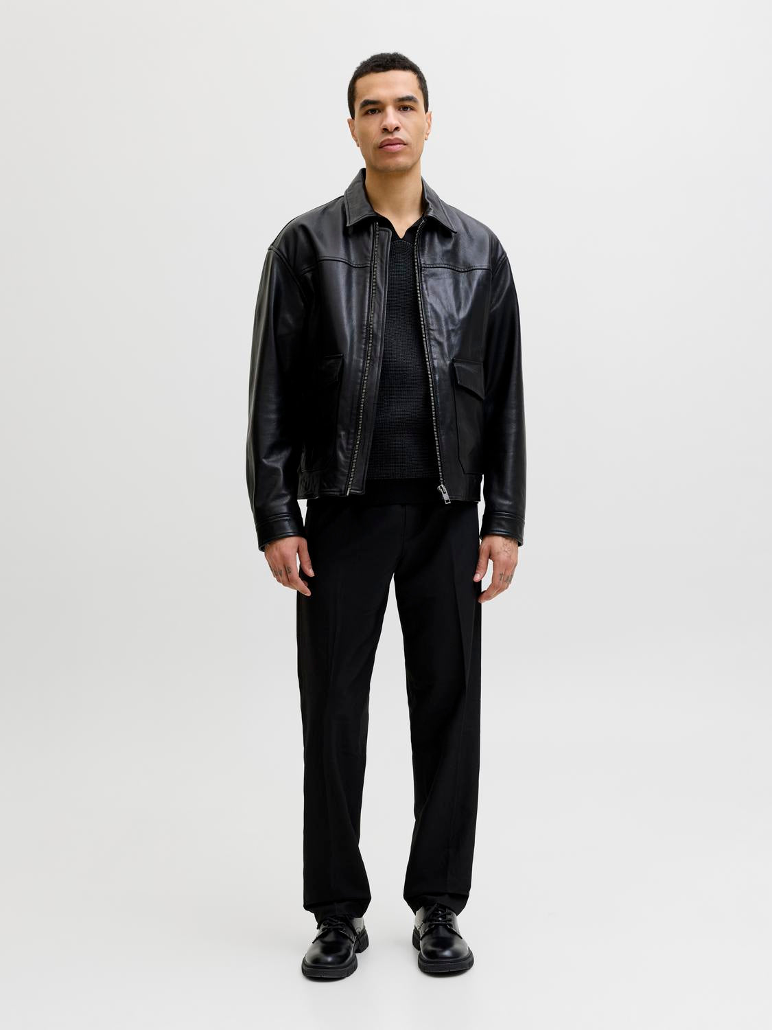 model_shot-front_full