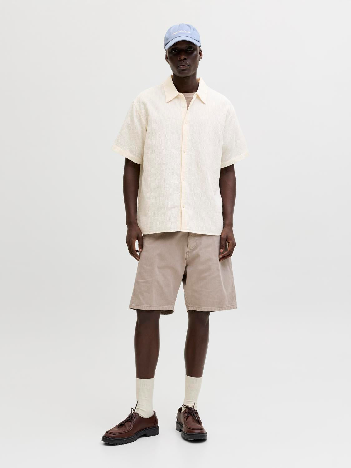 model_shot-front_full