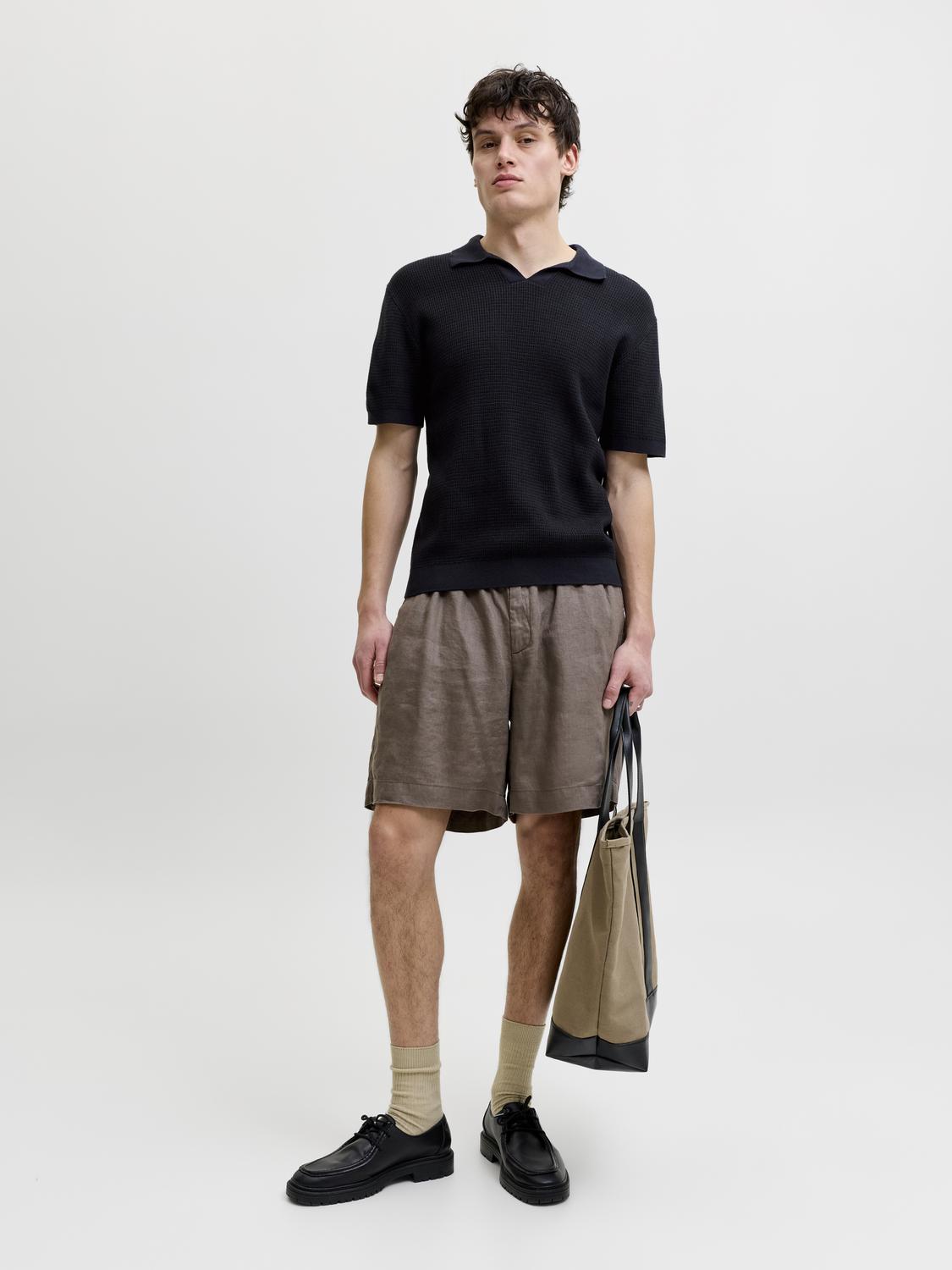 model_shot-front_full