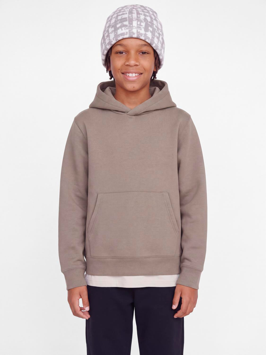 model_shot-front