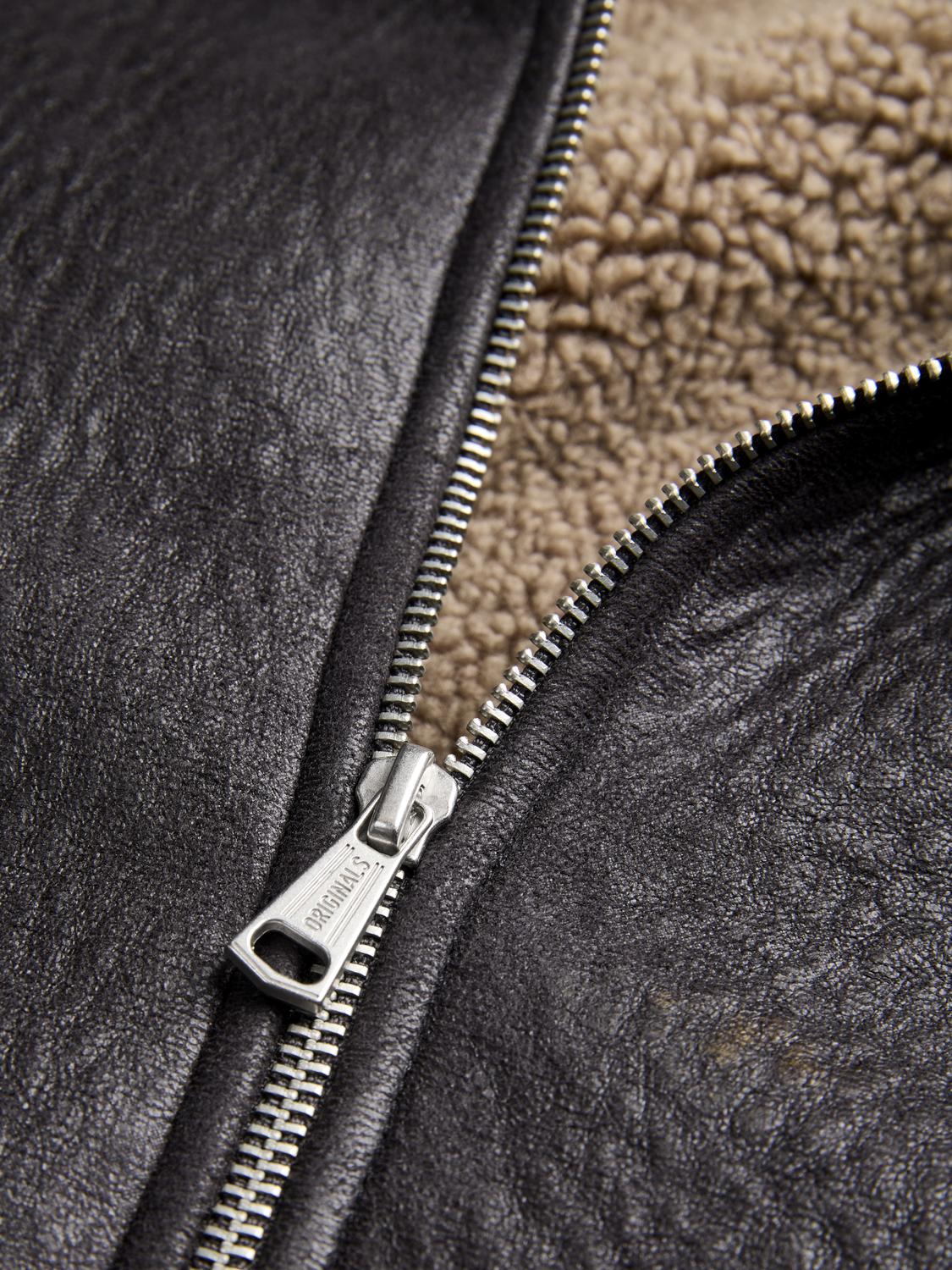 model_shot-detail