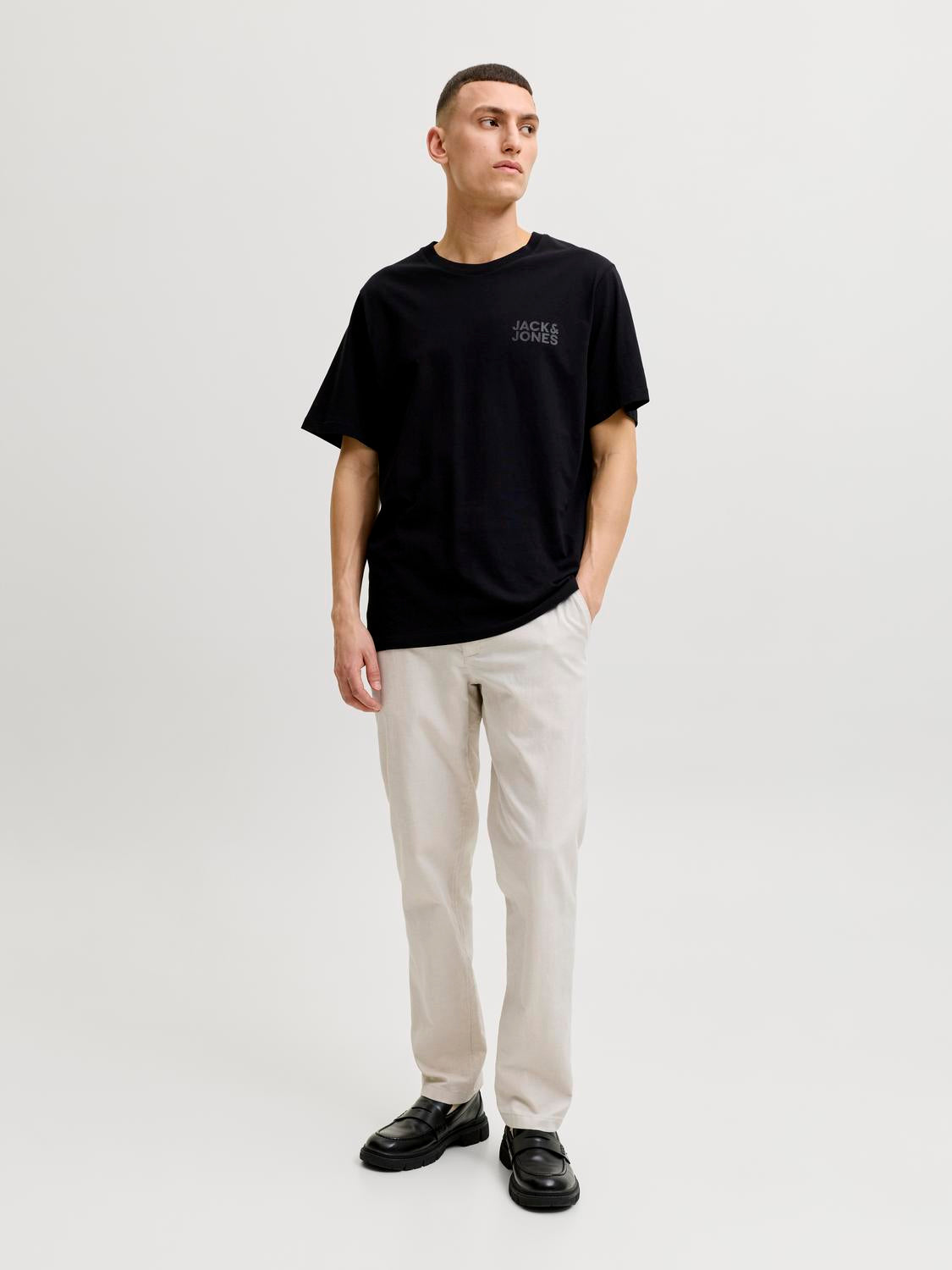 model_shot-front_full