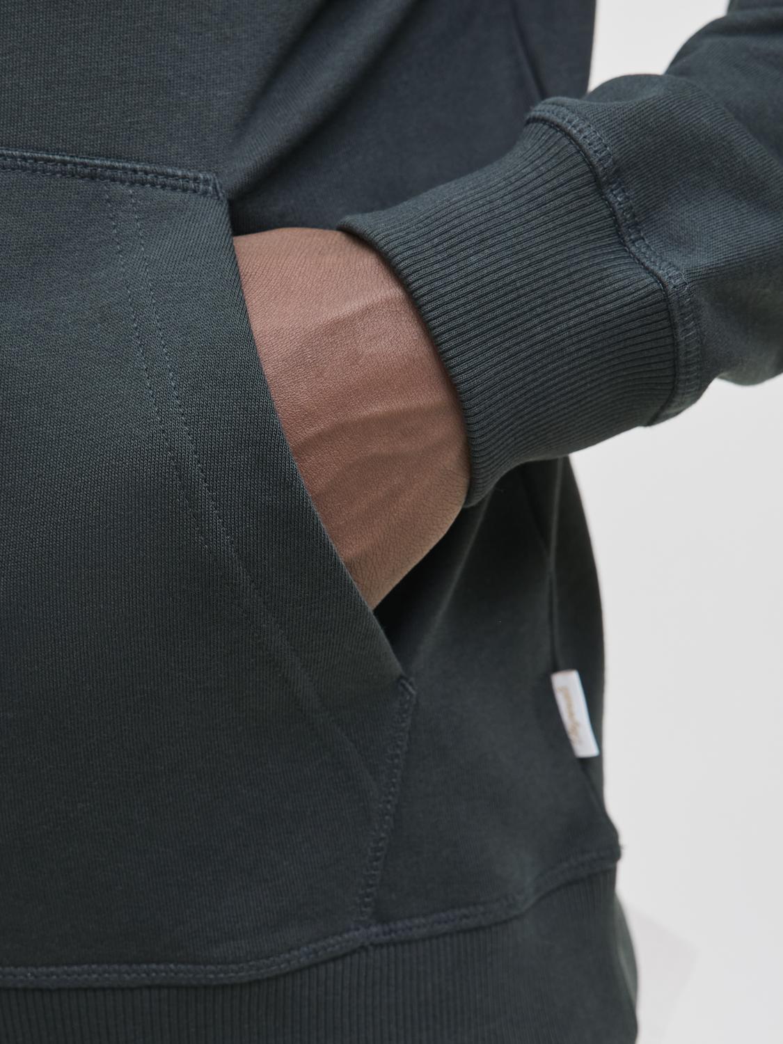 model_shot-detail