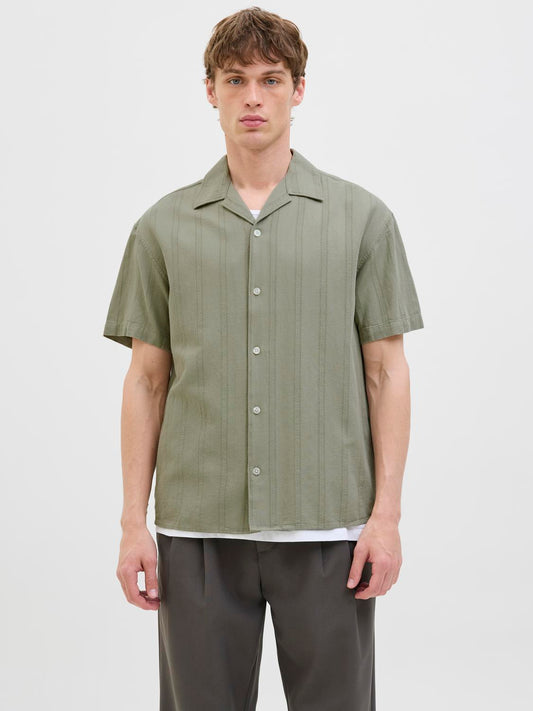 model_shot-front
