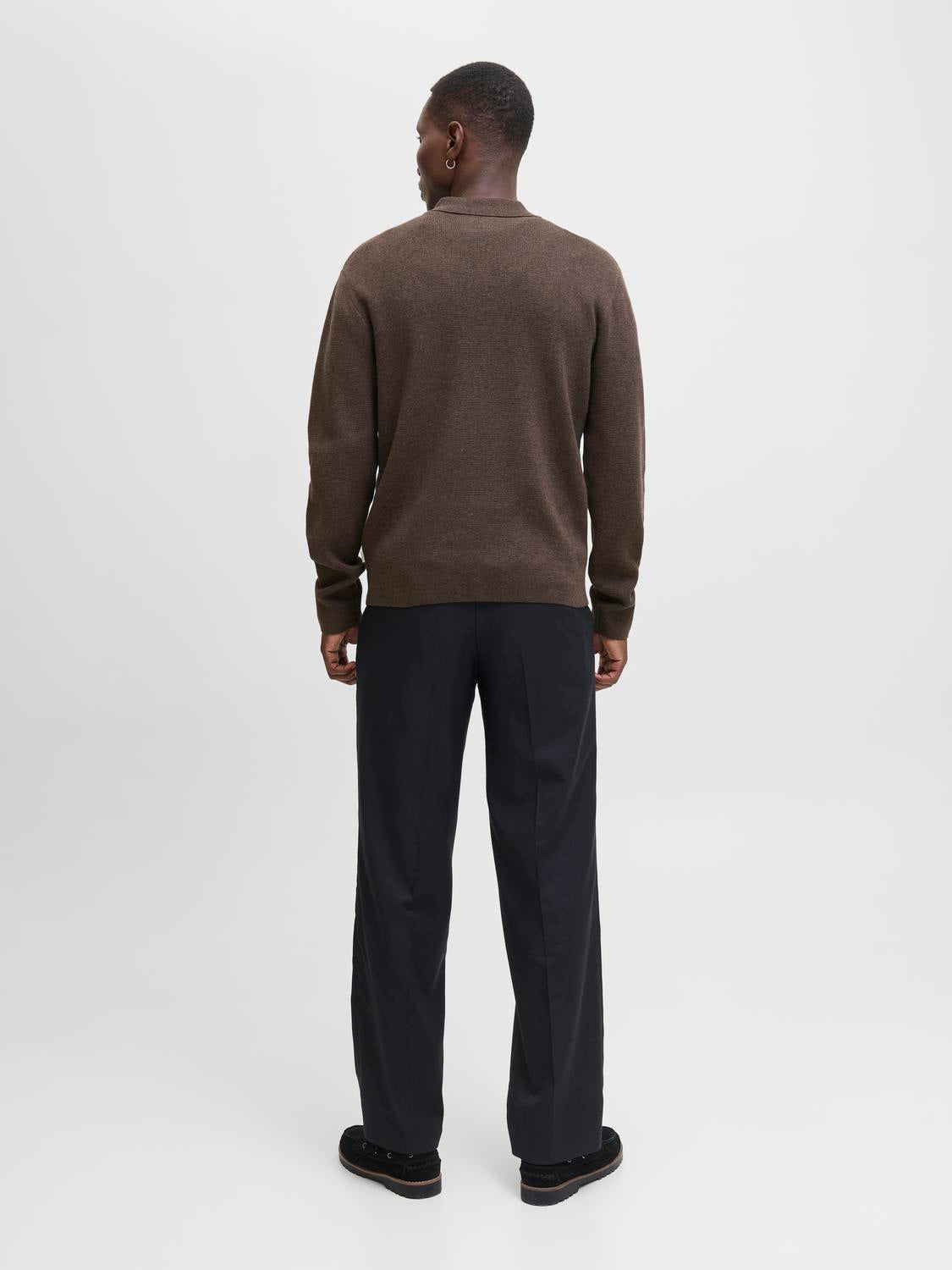 model_shot-back