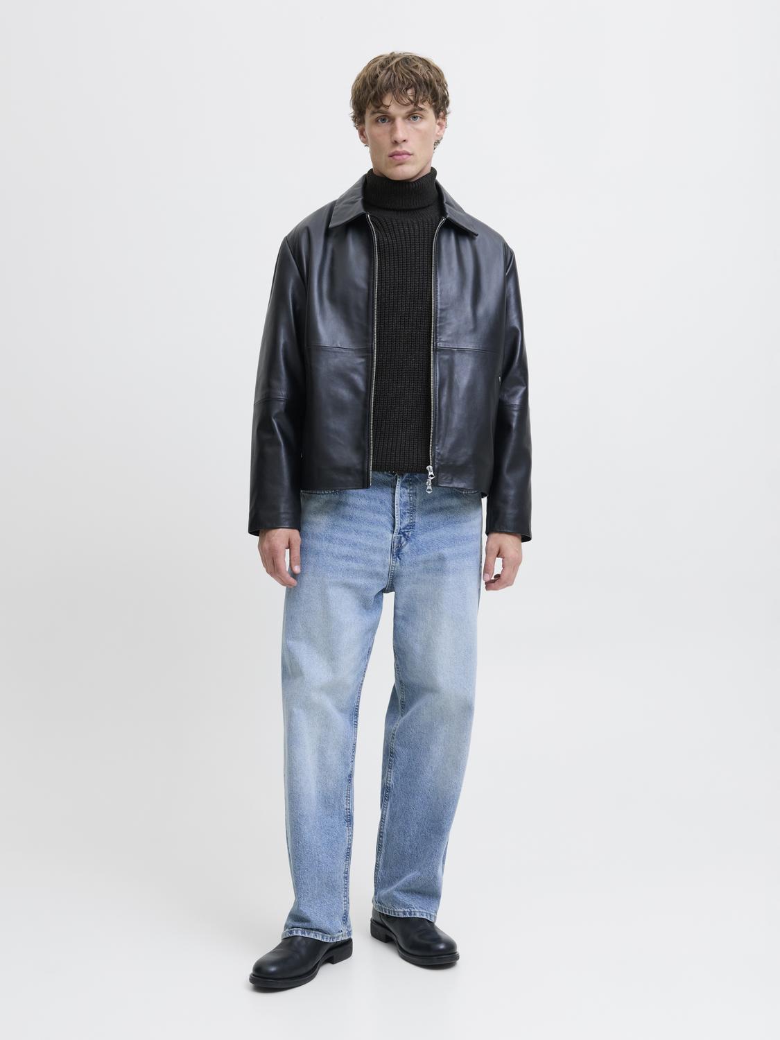 model_shot-front_full