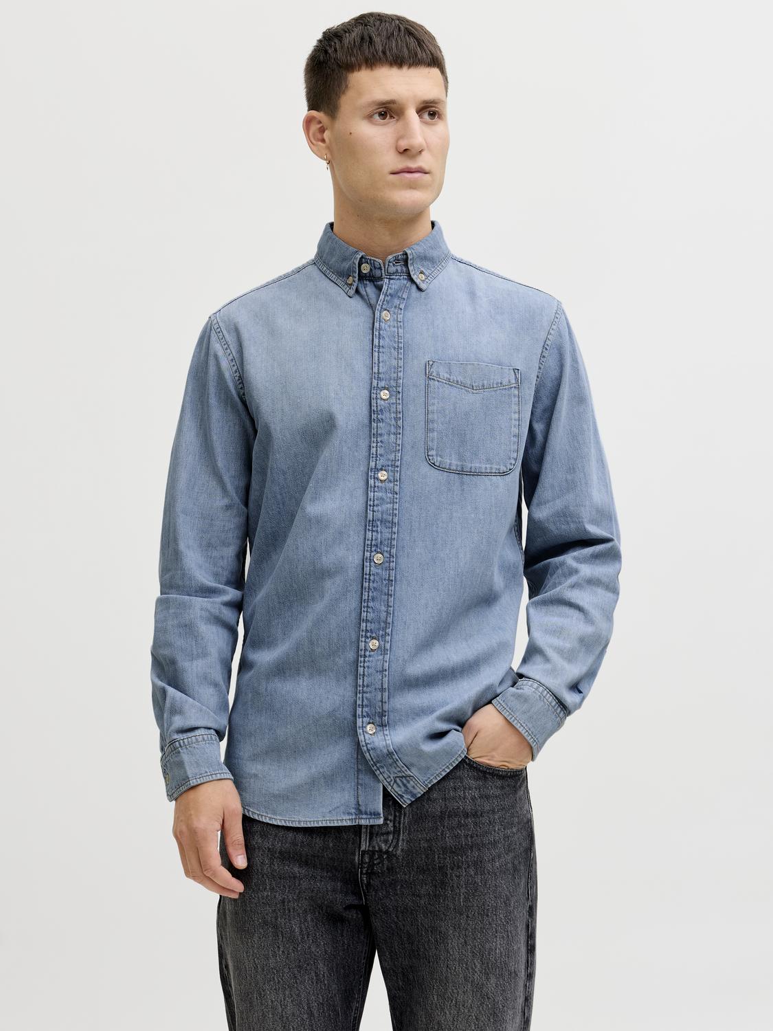 model_shot-front
