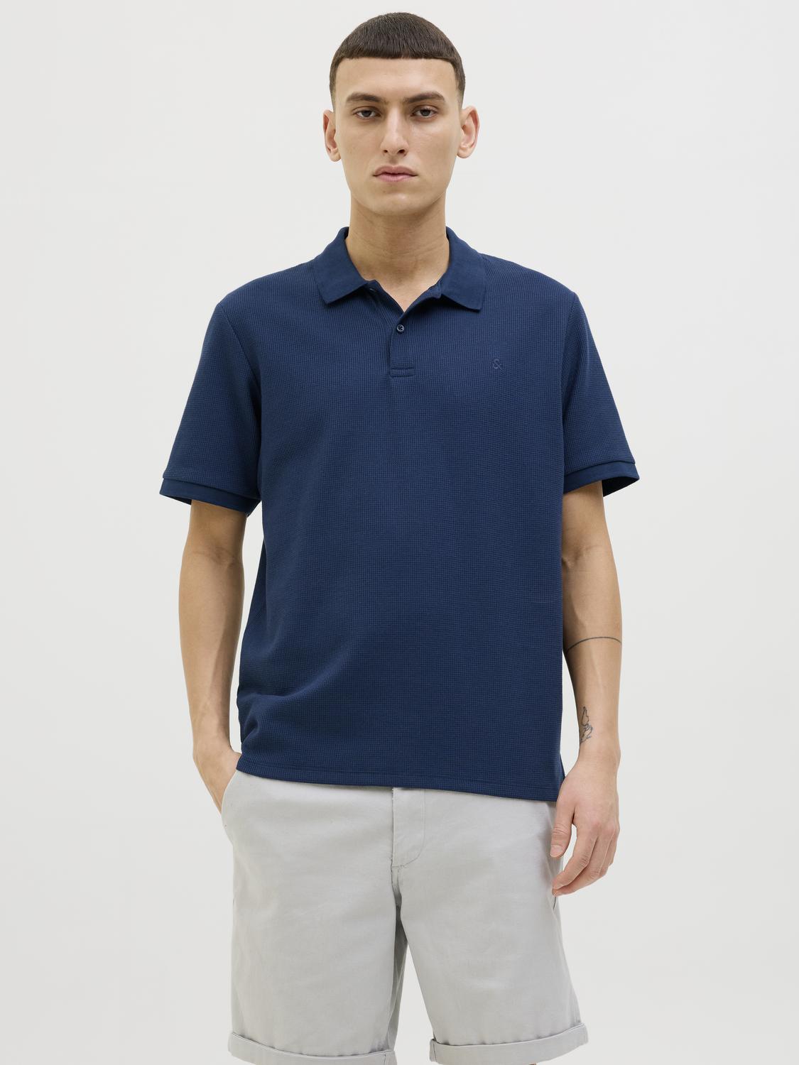 model_shot-front
