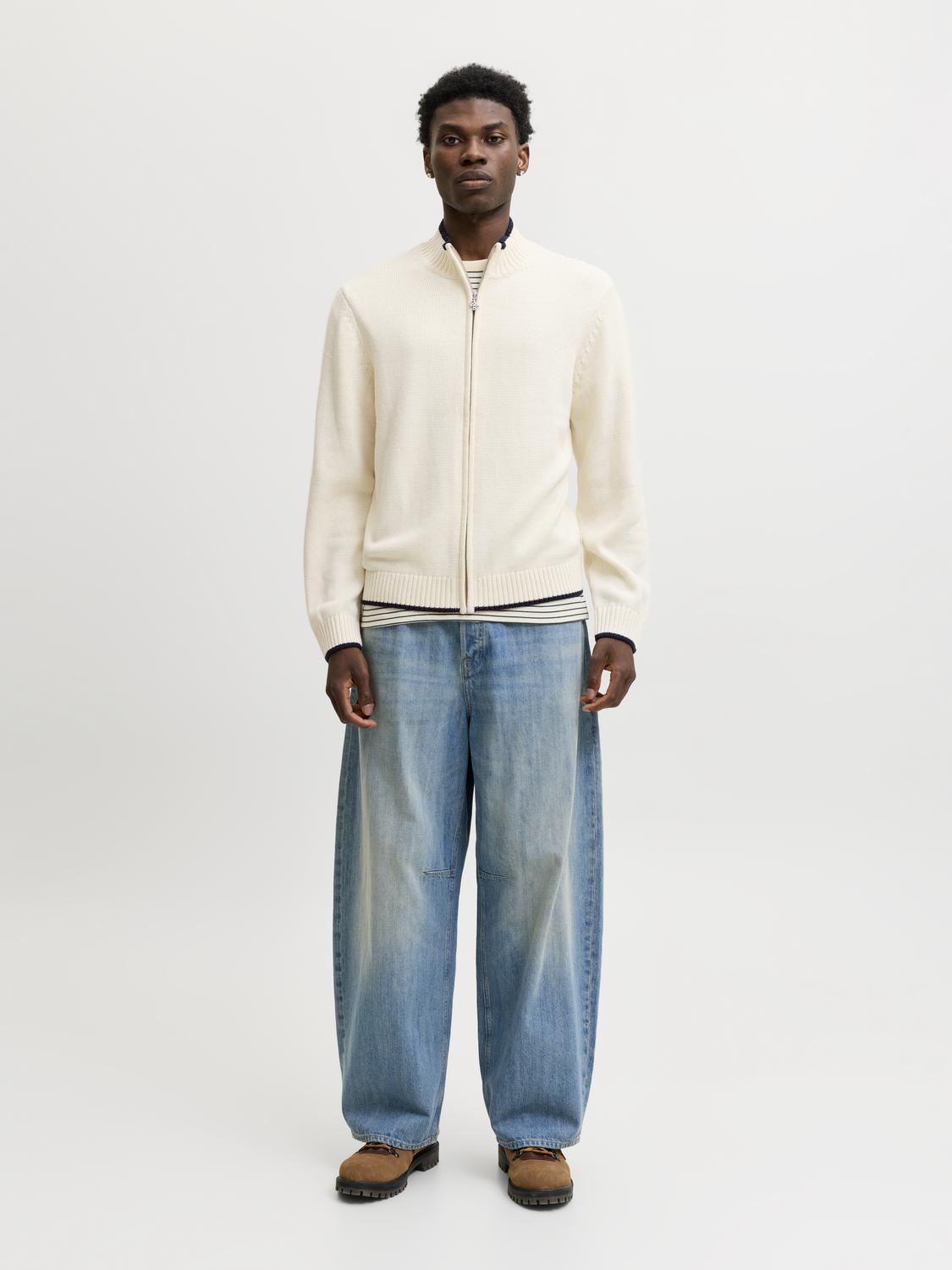 model_shot-front_full