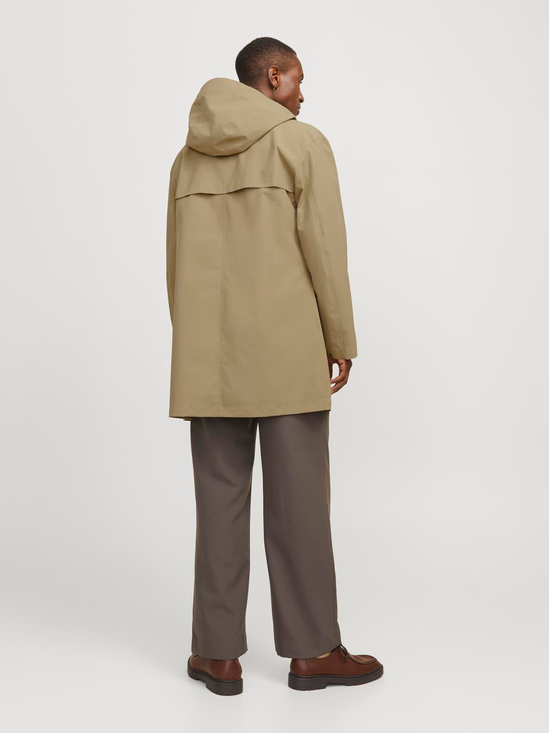 model_shot-front_full