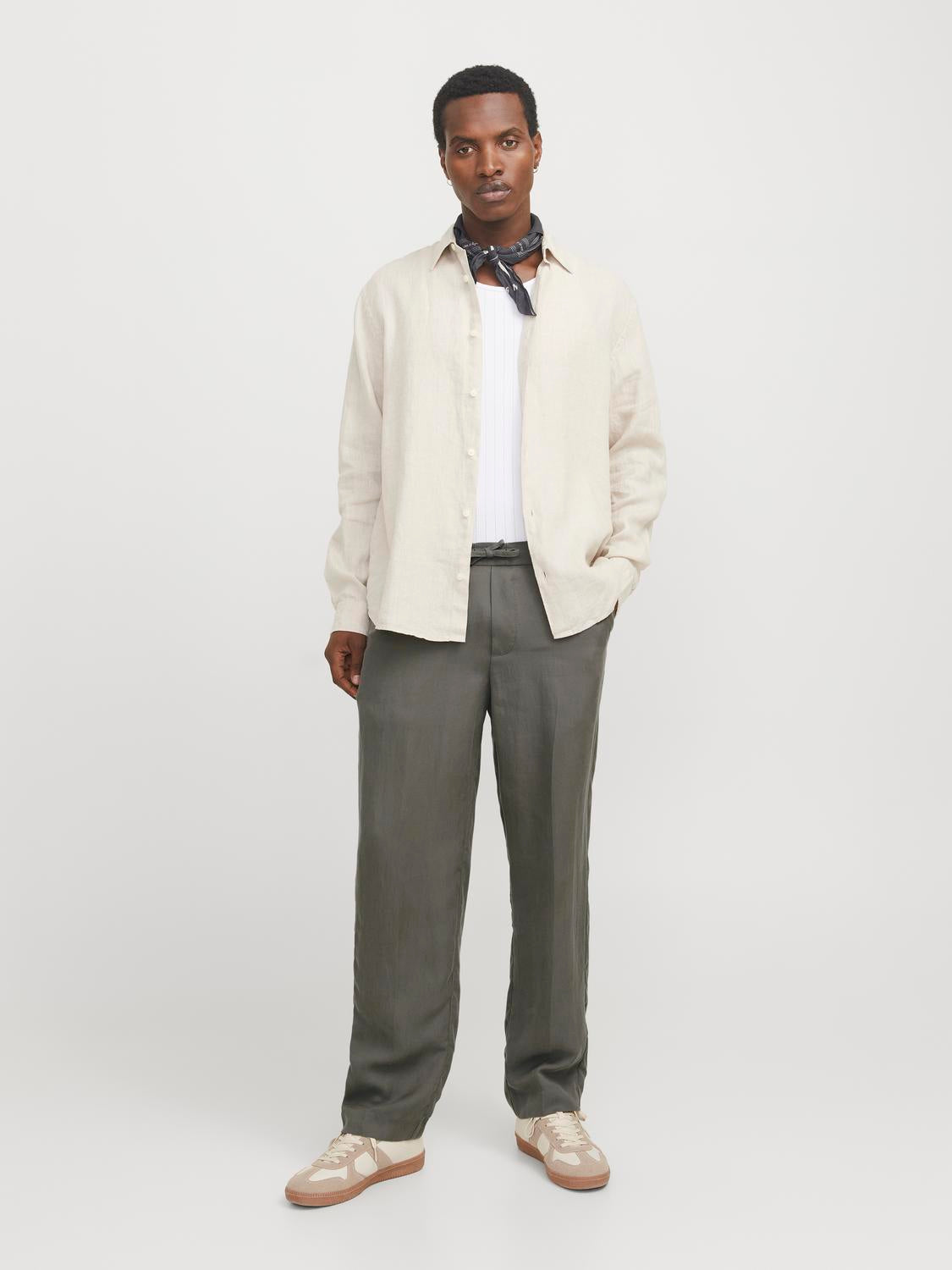 model_shot-front_full