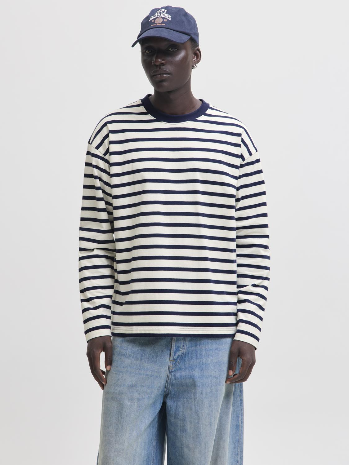 model_shot-front
