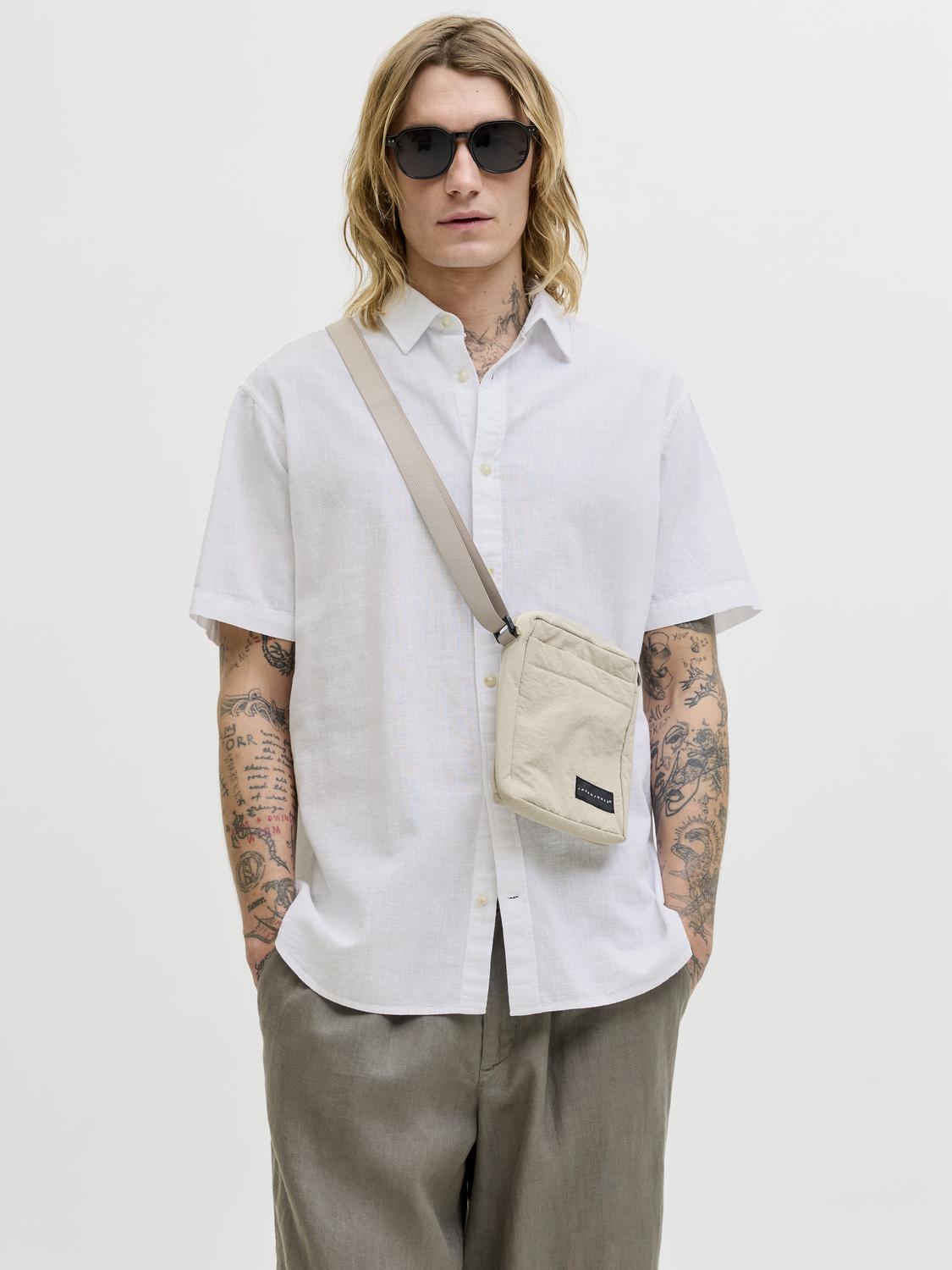 model_shot-front