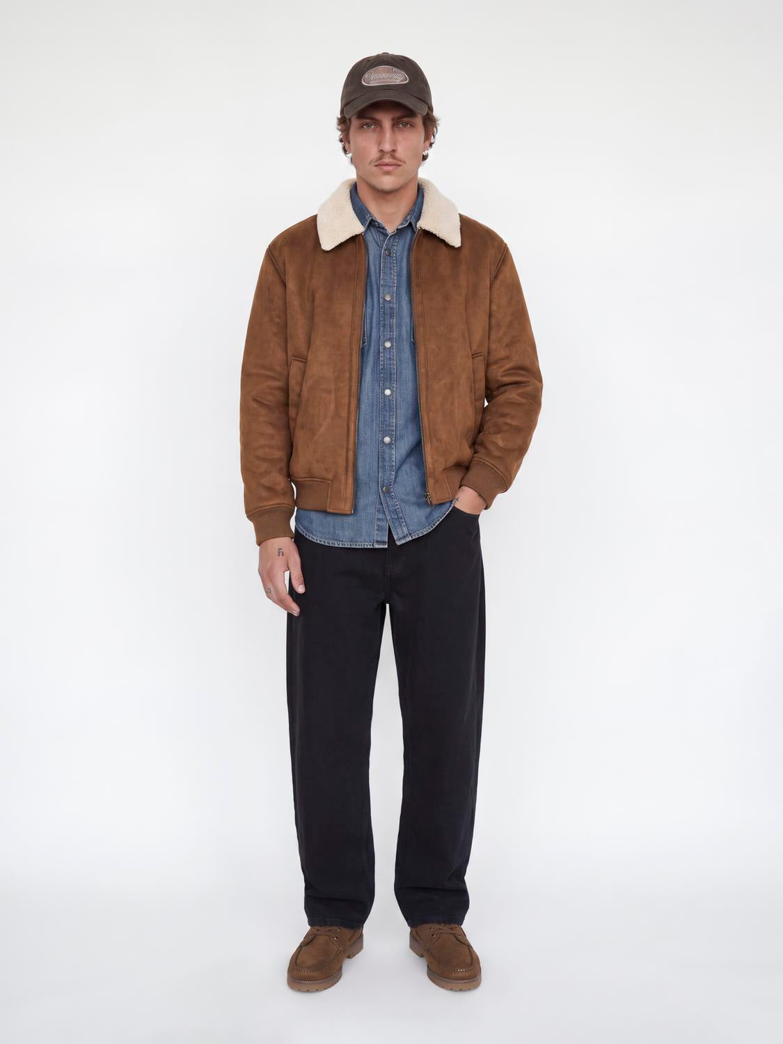 model_shot-front_full